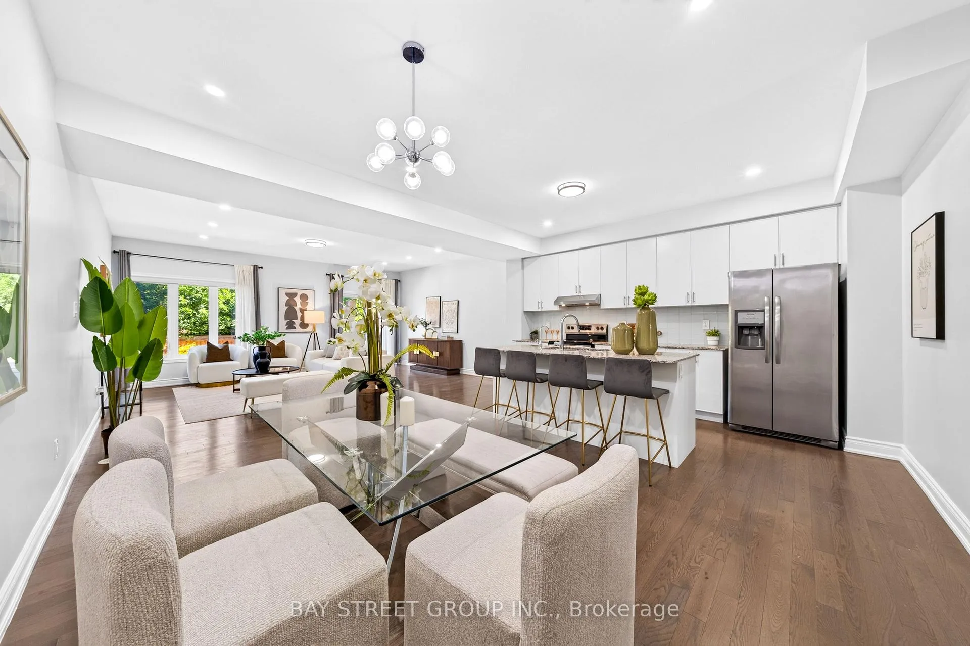 Photo 3 of 122 Lichfield Road, Markham, Unionville — HOMEH