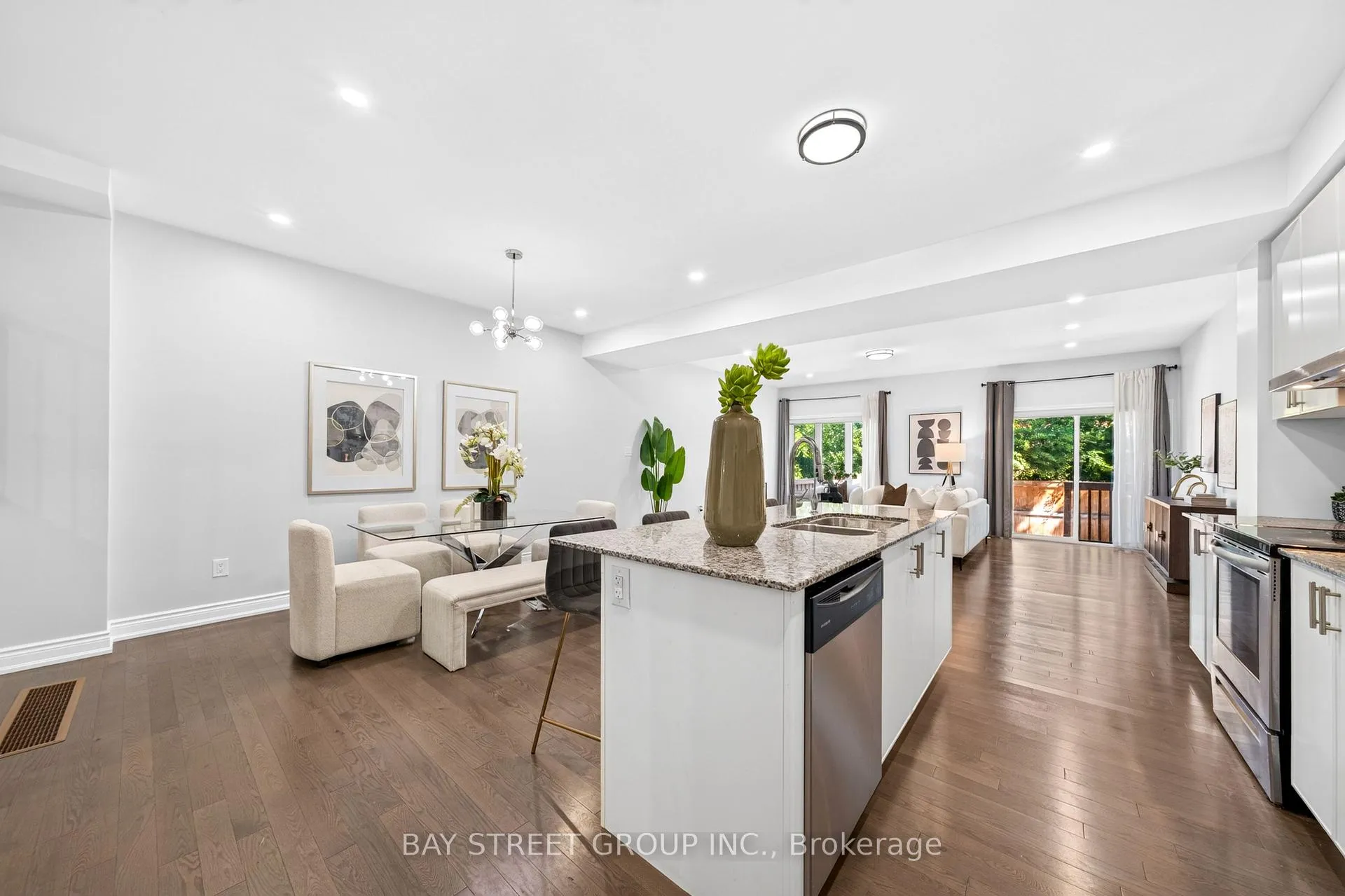 Photo 8 of 122 Lichfield Road, Markham, Unionville — HOMEH
