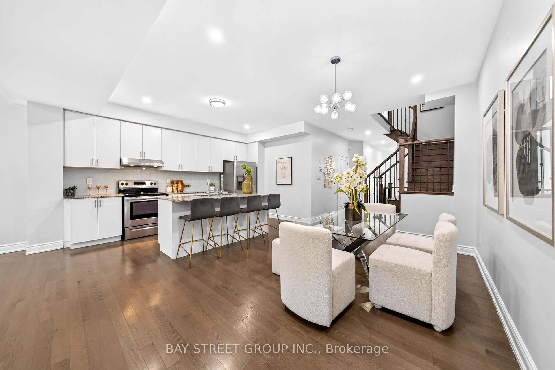 Photo 10 of 122 Lichfield Road, Markham, Unionville — HOMEH