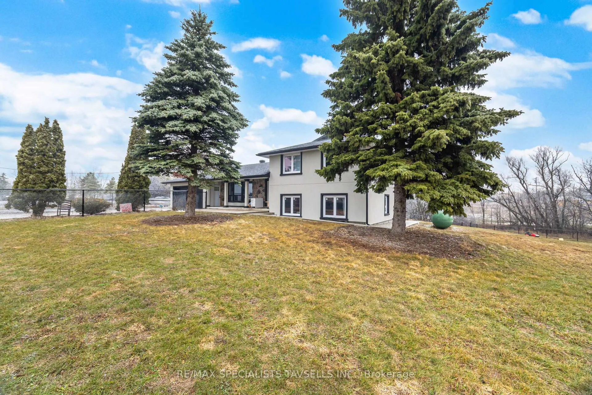 Photo 8 of 11075 Clarkway Drive, Brampton, Highway 427 — HOMEH