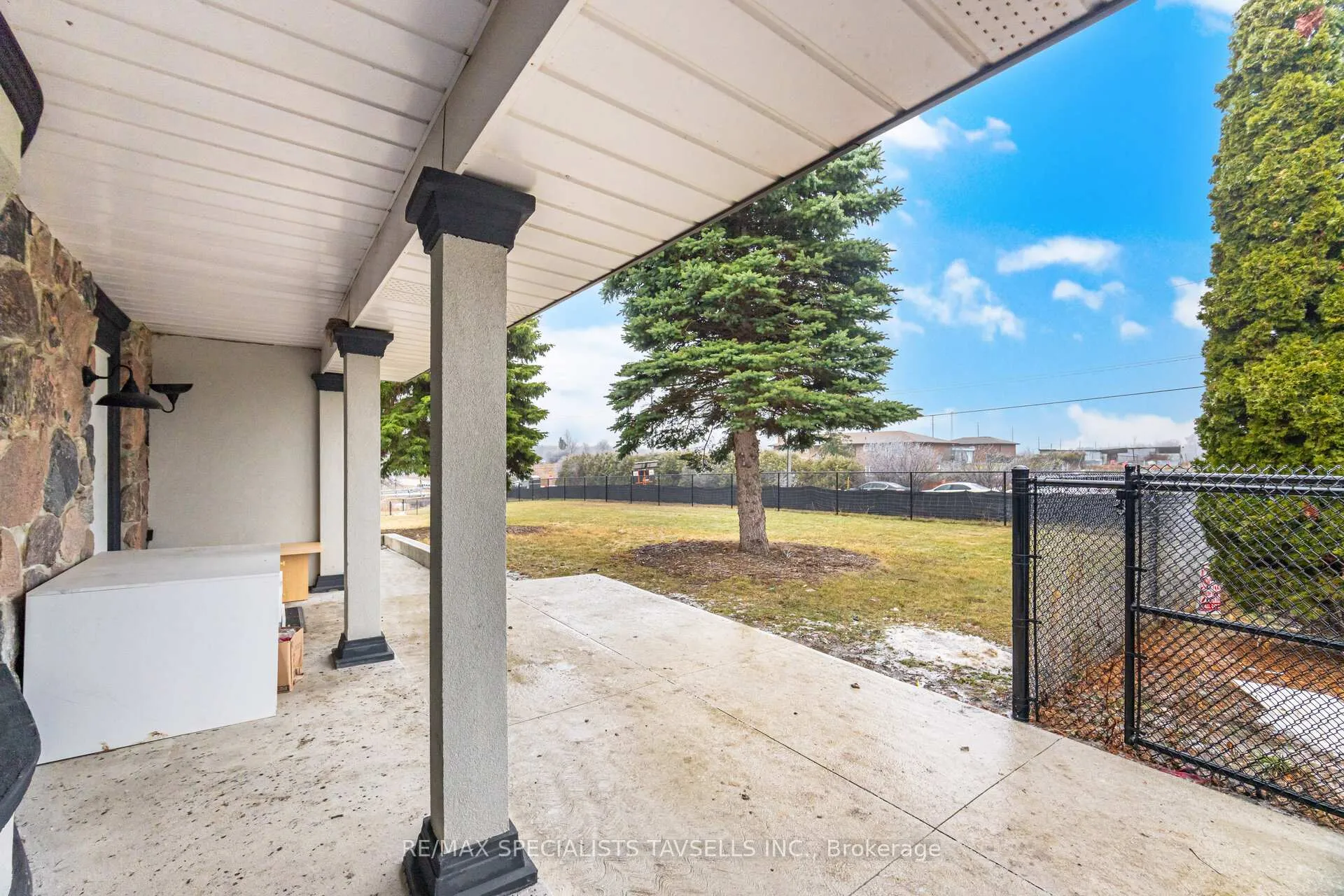 Photo 10 of 11075 Clarkway Drive, Brampton, Highway 427 — HOMEH