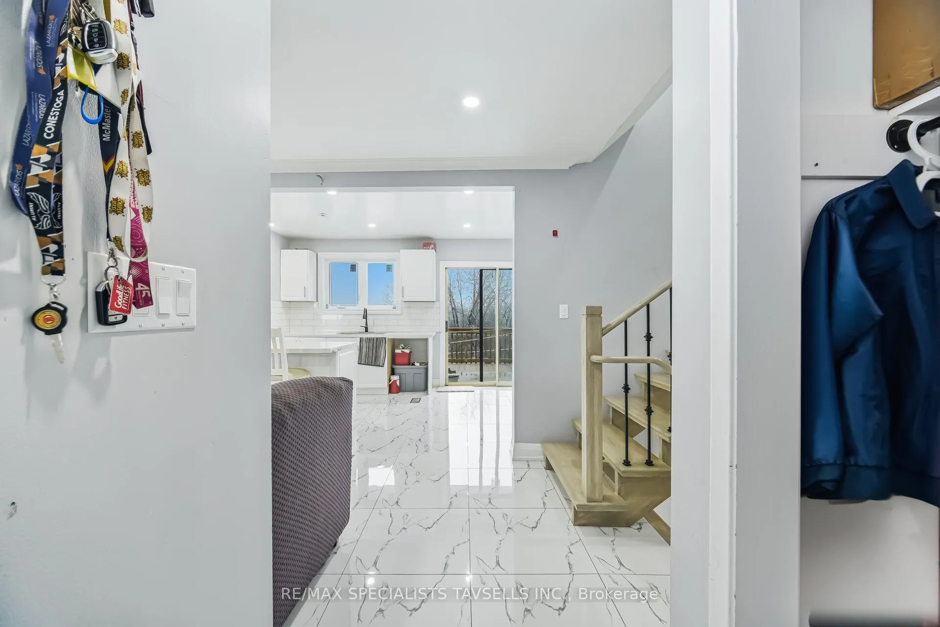 Photo 13 of 11075 Clarkway Drive, Brampton, Highway 427 — HOMEH