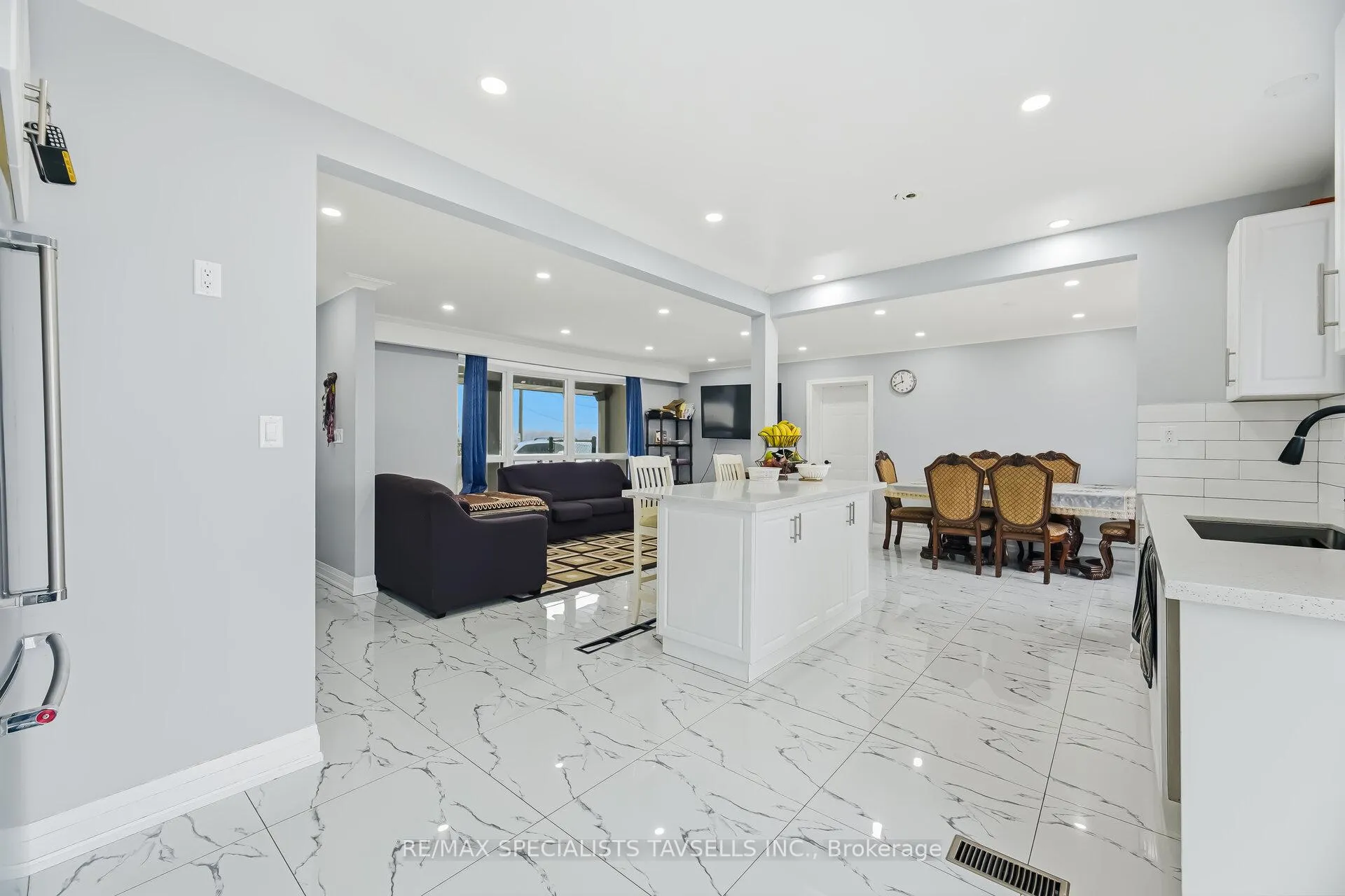 Photo 15 of 11075 Clarkway Drive, Brampton, Highway 427 — HOMEH
