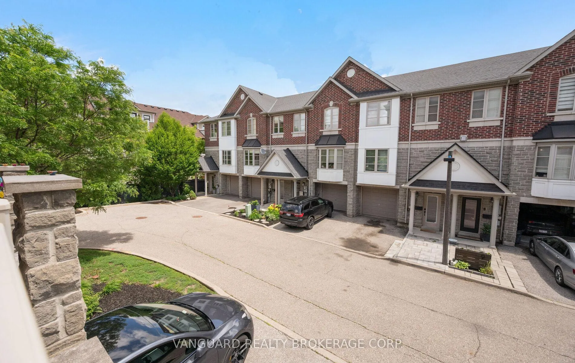 Photo 2 of Unit 3, 8441 Islington Avenue, Vaughan, Islington Woods — HOMEH