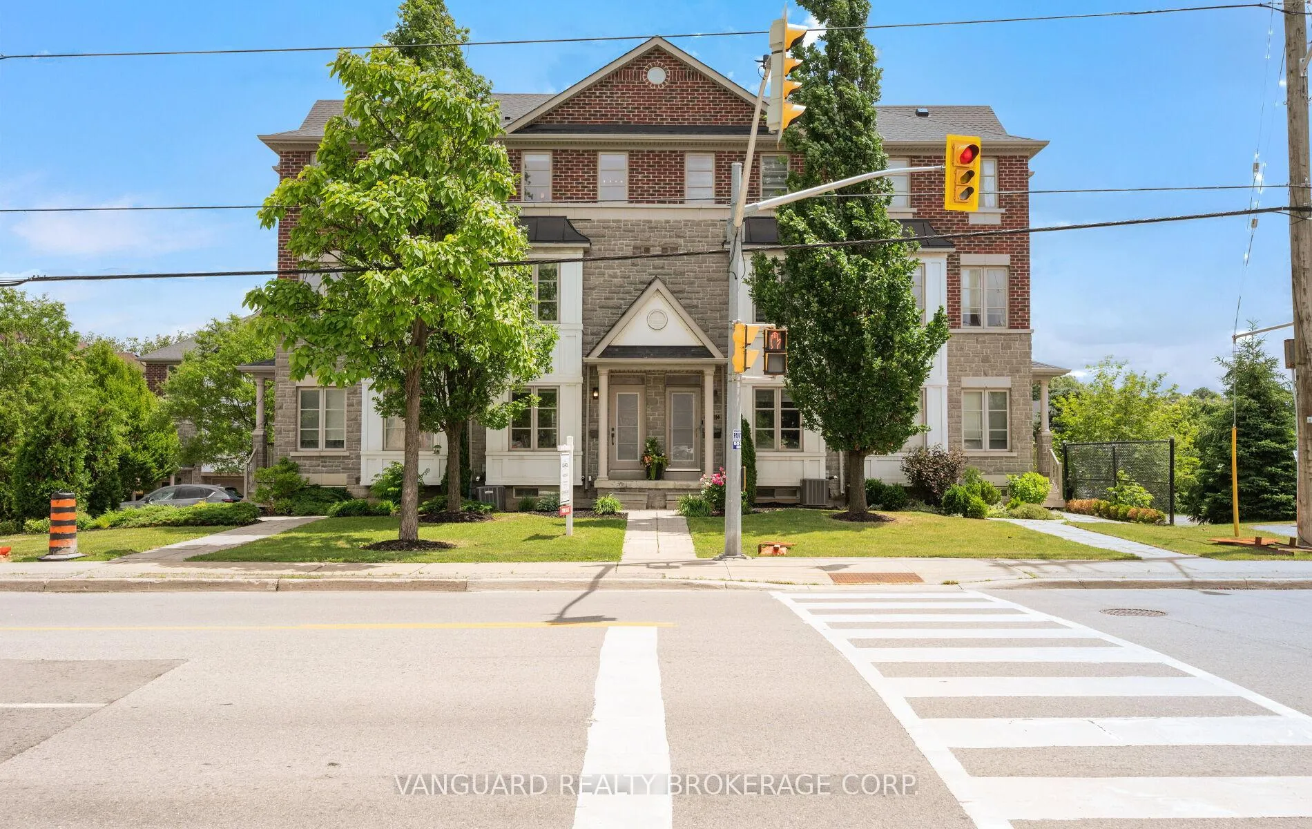 Photo 5 of Unit 3, 8441 Islington Avenue, Vaughan, Islington Woods — HOMEH