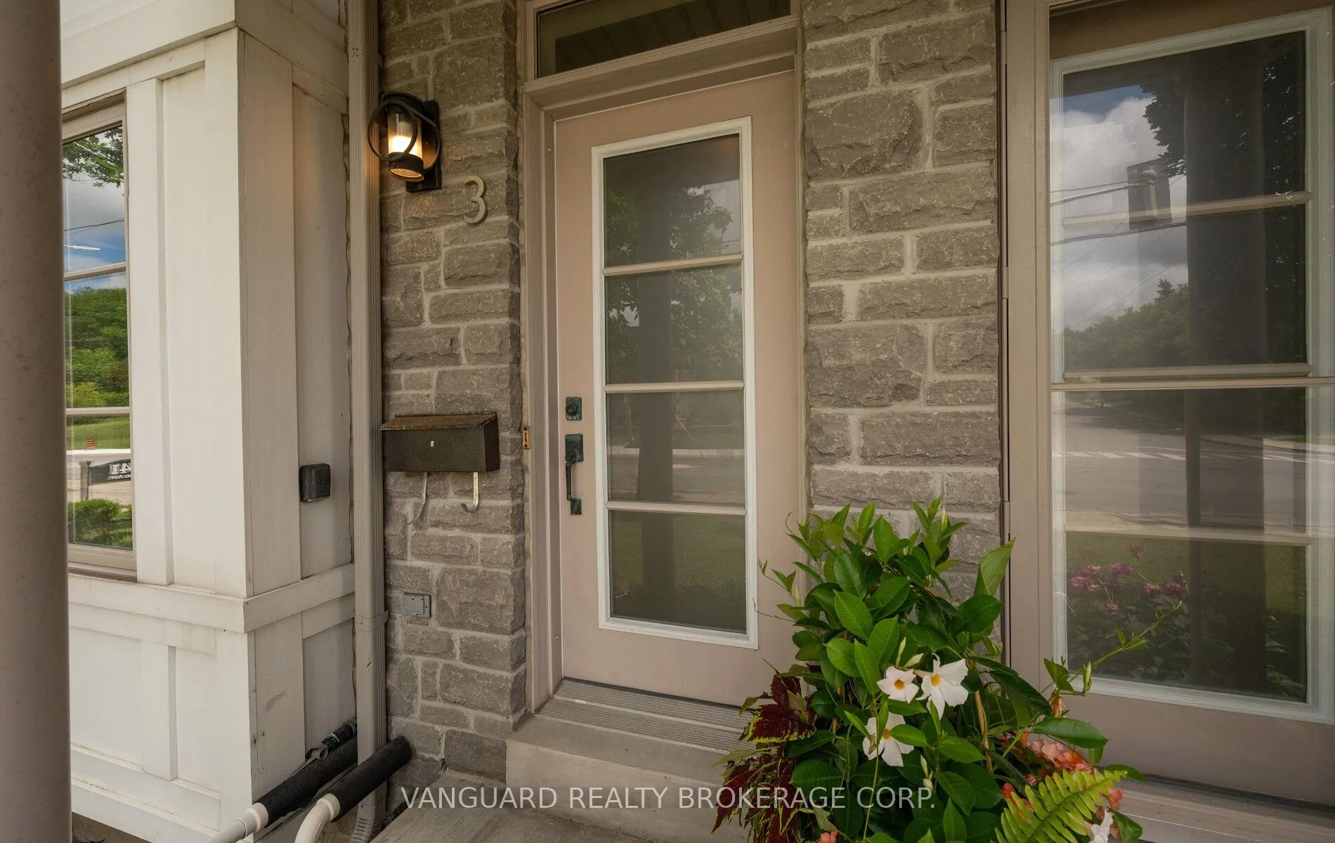 Photo 6 of Unit 3, 8441 Islington Avenue, Vaughan, Islington Woods — HOMEH