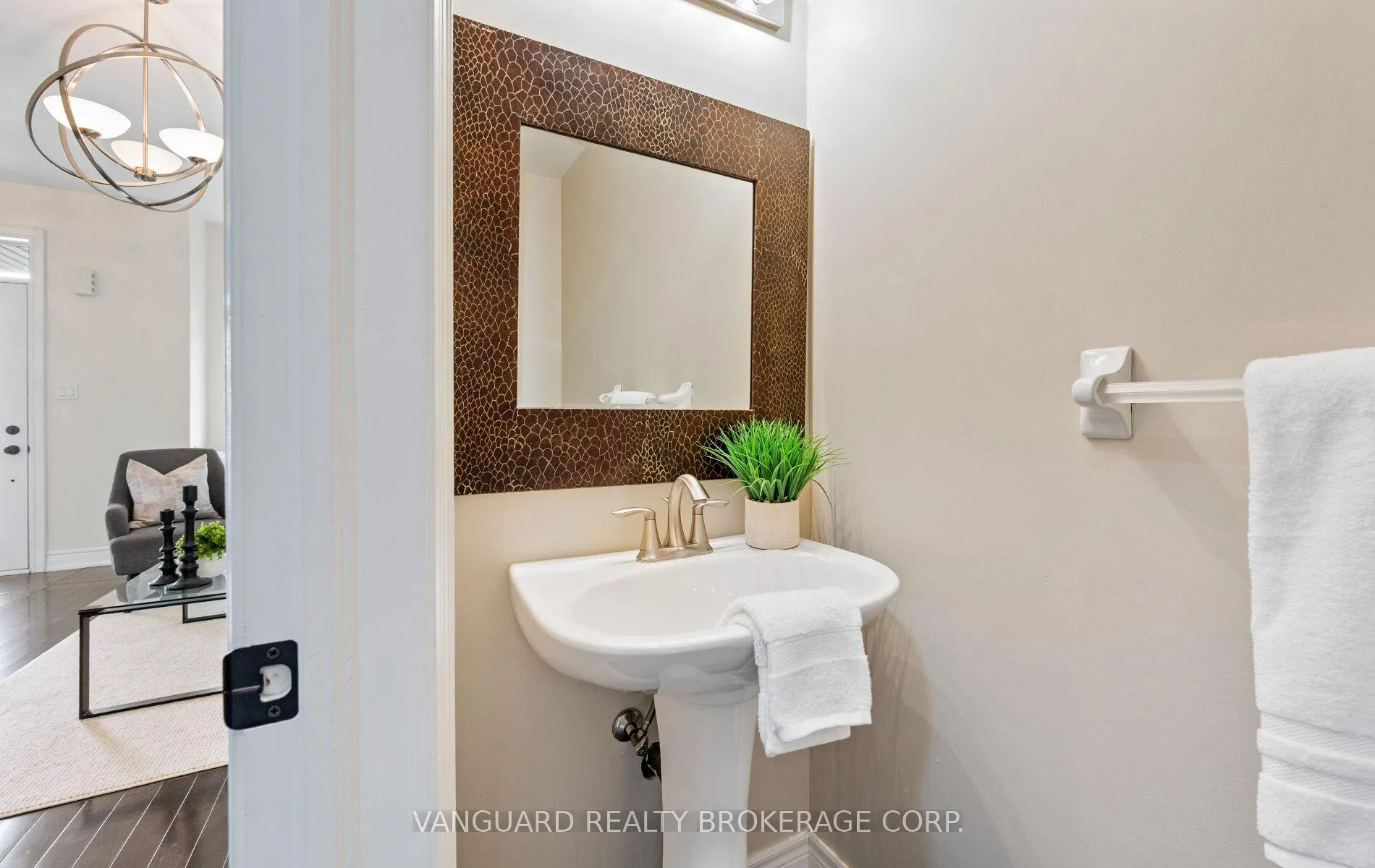 Photo 13 of Unit 3, 8441 Islington Avenue, Vaughan, Islington Woods — HOMEH