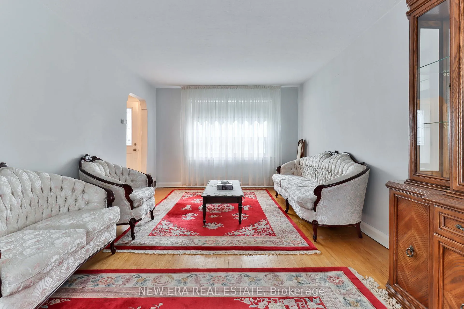 Photo 6 of 27 Dell Park Avenue, Toronto, Englemount-Lawrence — HOMEH