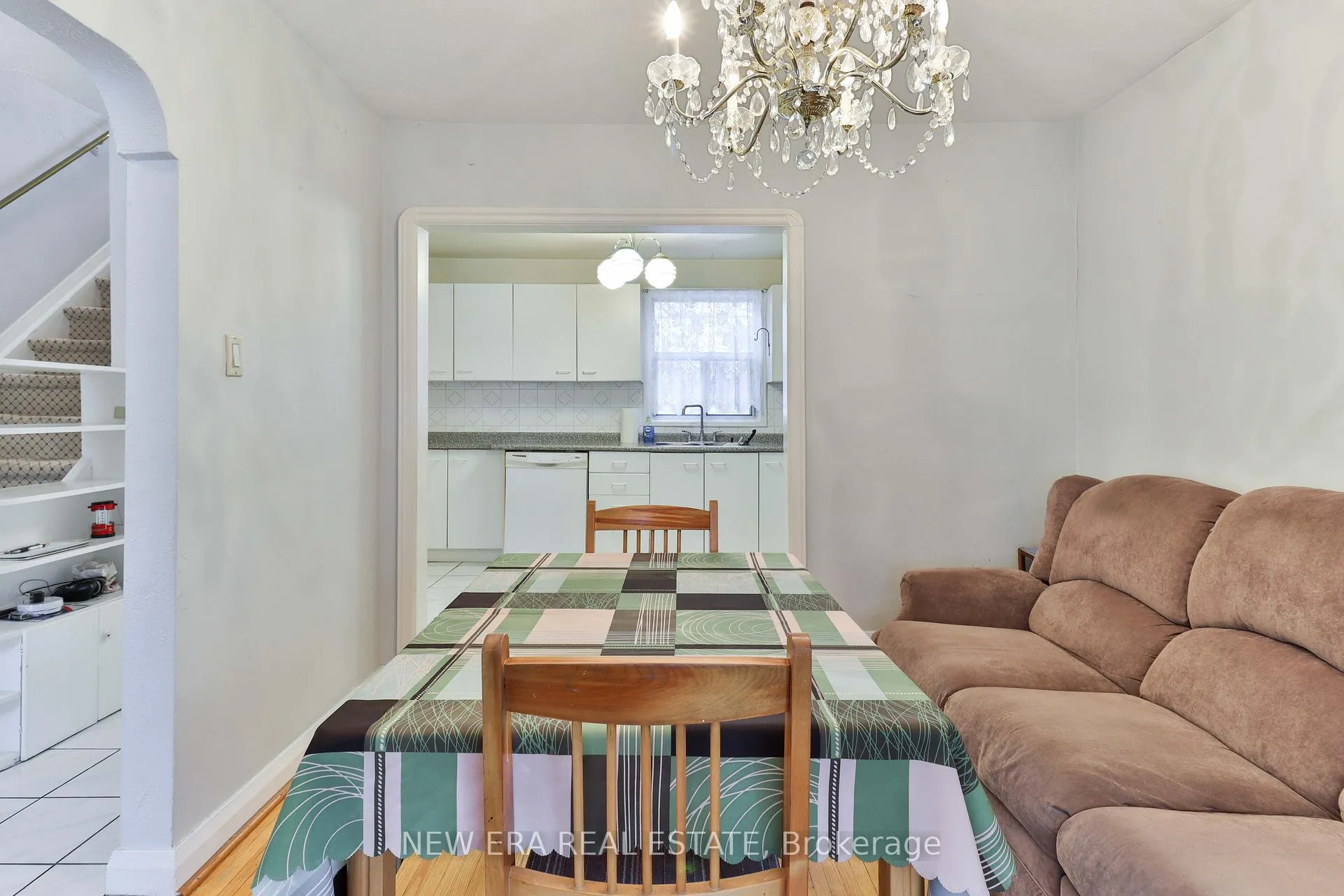 Photo 11 of 27 Dell Park Avenue, Toronto, Englemount-Lawrence — HOMEH