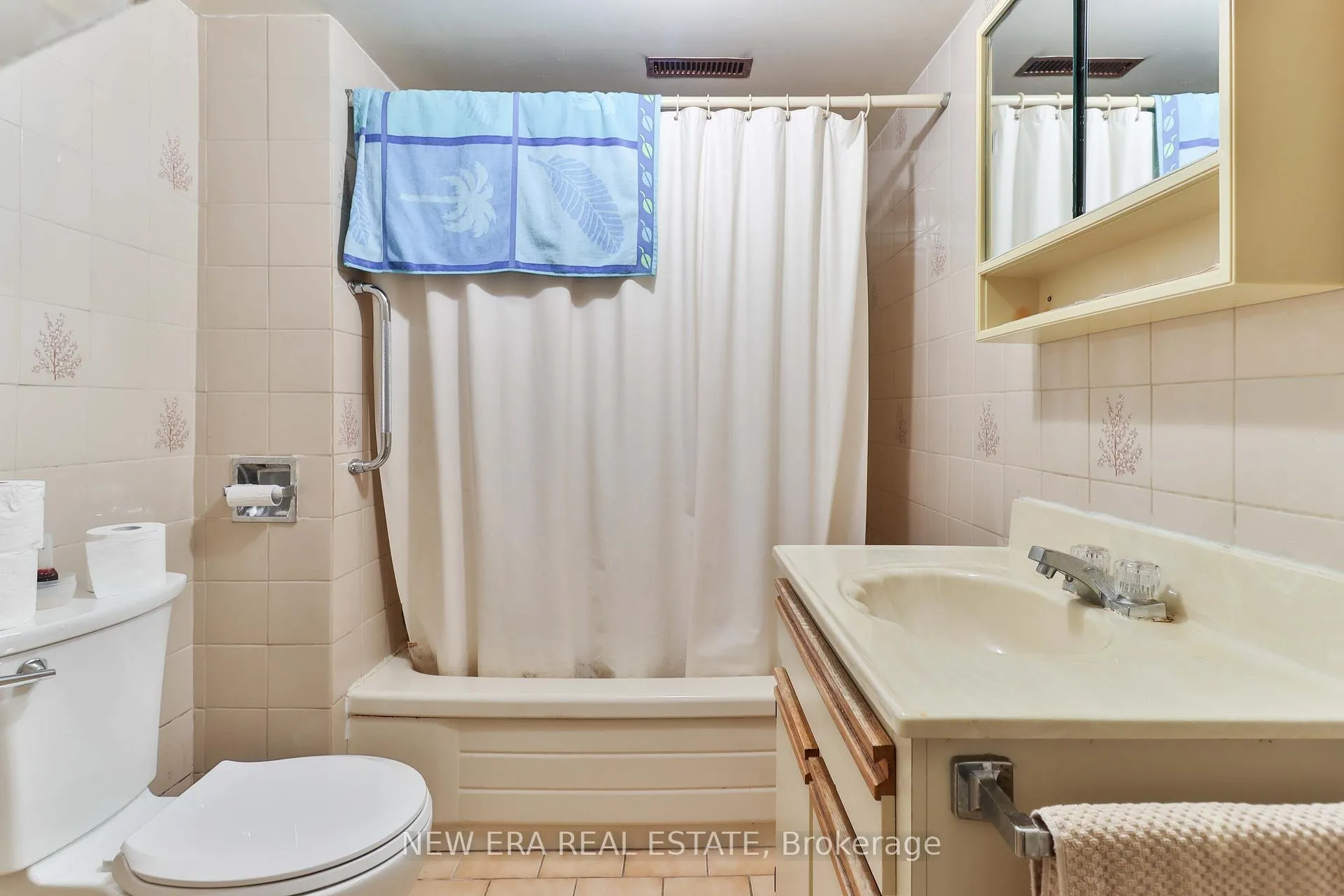 Photo 27 of 27 Dell Park Avenue, Toronto, Englemount-Lawrence — HOMEH