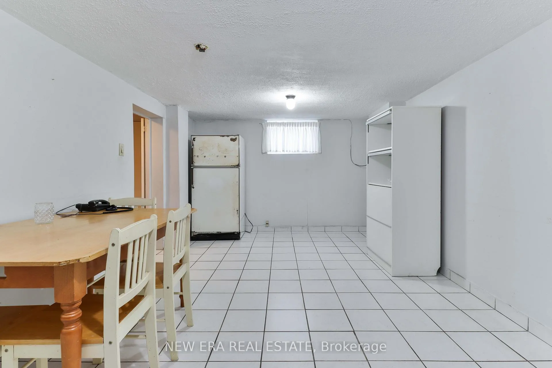 Photo 30 of 27 Dell Park Avenue, Toronto, Englemount-Lawrence — HOMEH
