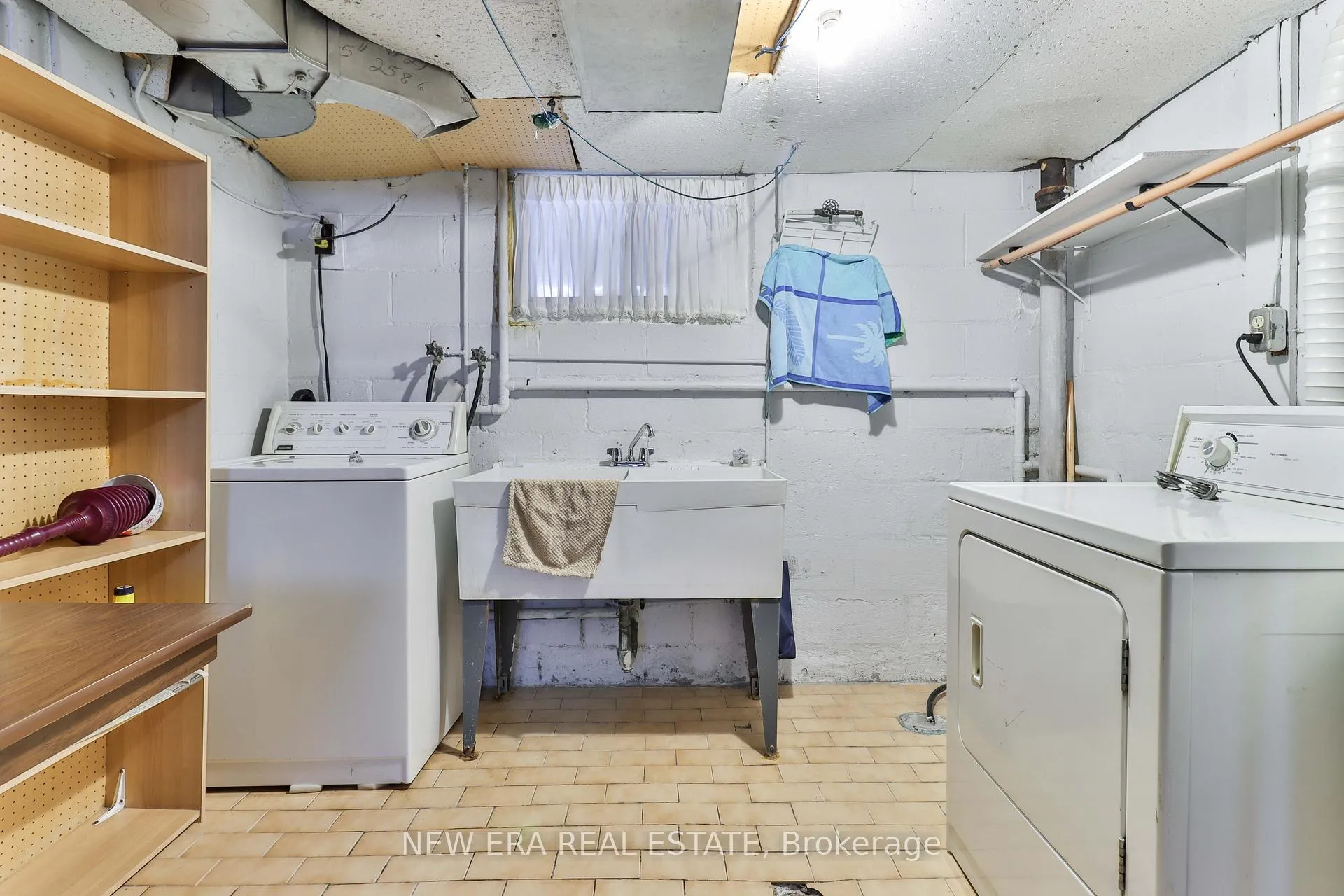 Photo 31 of 27 Dell Park Avenue, Toronto, Englemount-Lawrence — HOMEH
