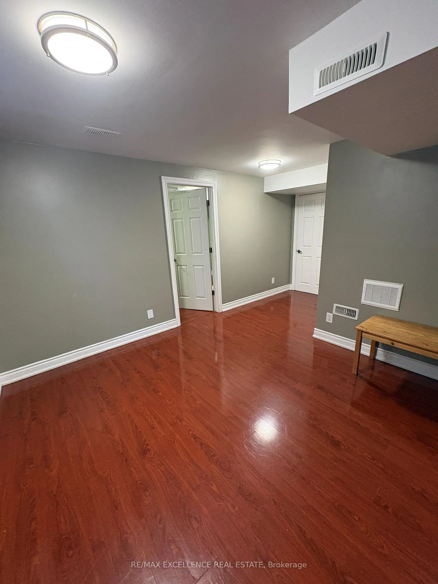 Photo 5 of 11 Naperton Drive, Brampton, Sandringham-Wellington — HOMEH
