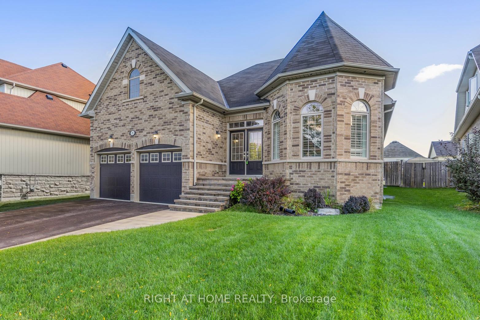 Front of 15 Nadmarc Court