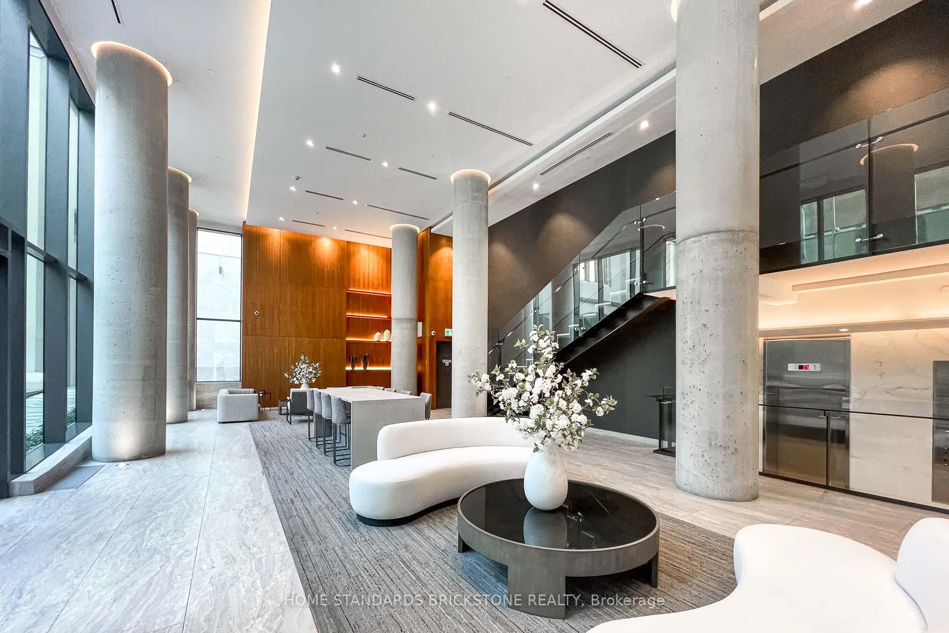 Photo 4 of Unit 711, 99 Foxbar Road, Toronto, Yonge-St. Clair — HOMEH