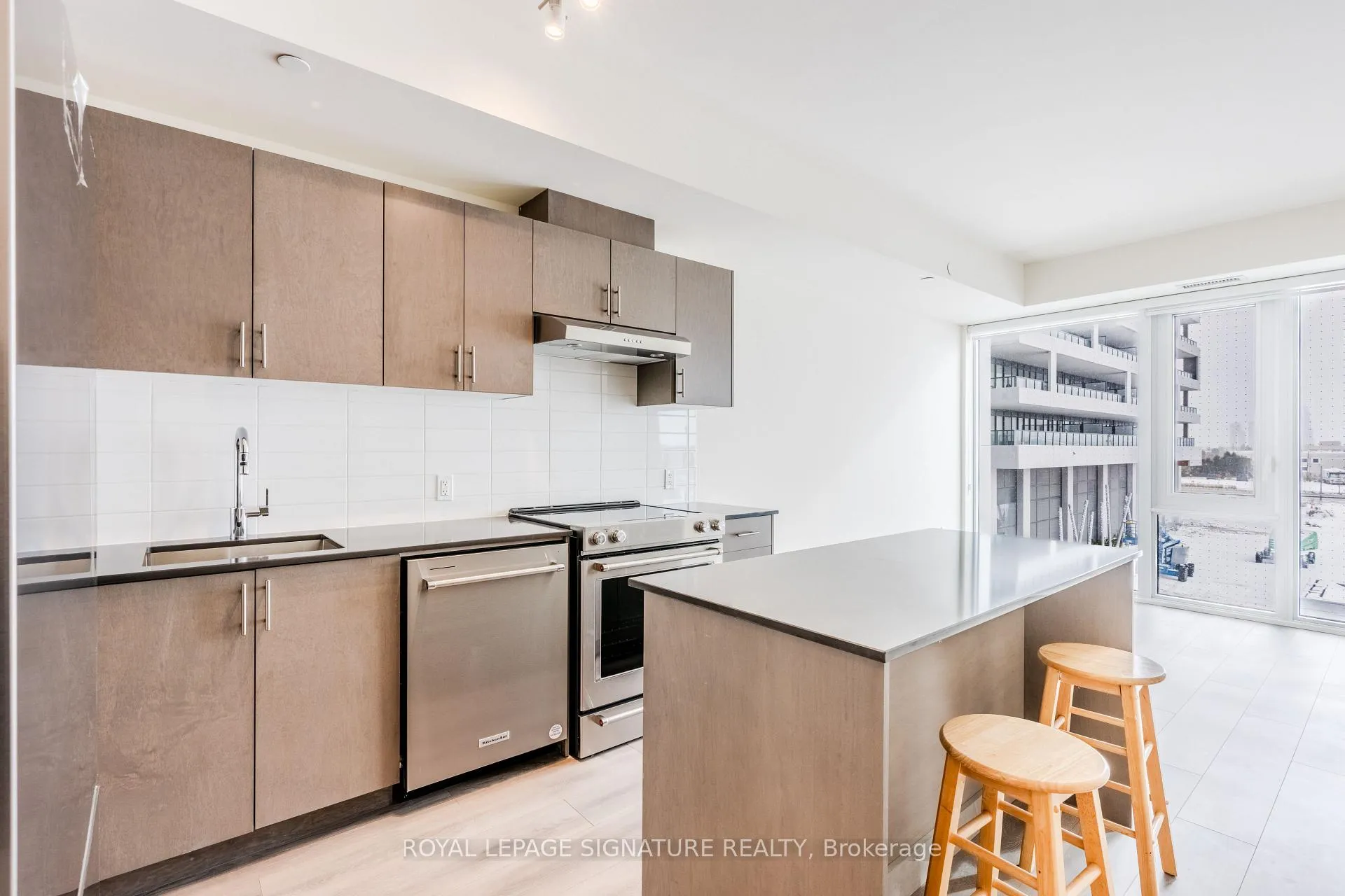 Photo 5 of Unit 207, 27 Korda Gate, Vaughan, Vellore Village — HOMEH