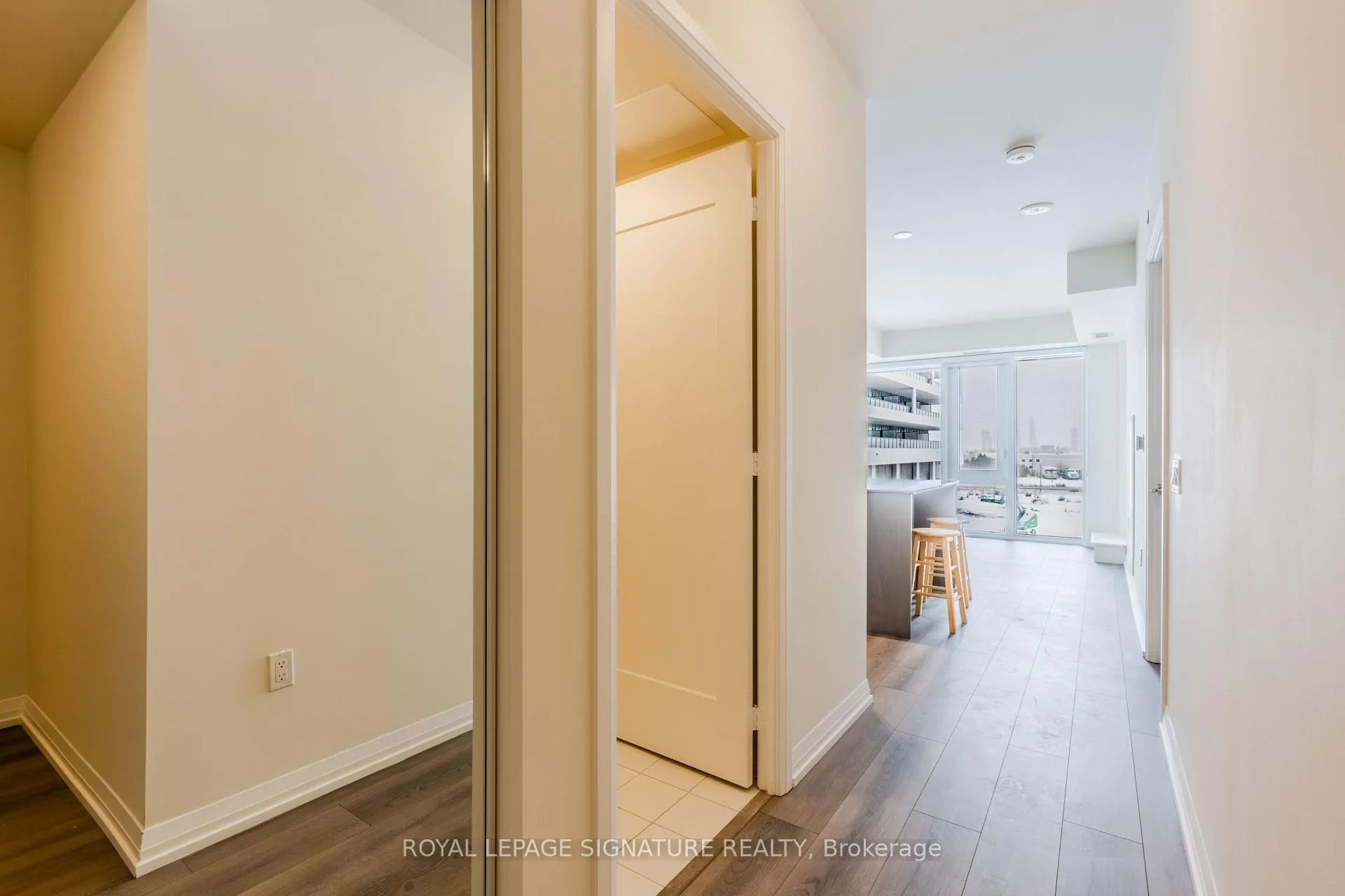 Photo 8 of Unit 207, 27 Korda Gate, Vaughan, Vellore Village — HOMEH