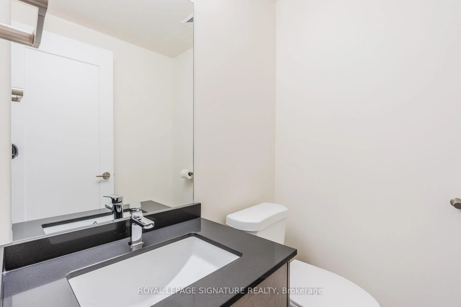 Photo 10 of Unit 207, 27 Korda Gate, Vaughan, Vellore Village — HOMEH