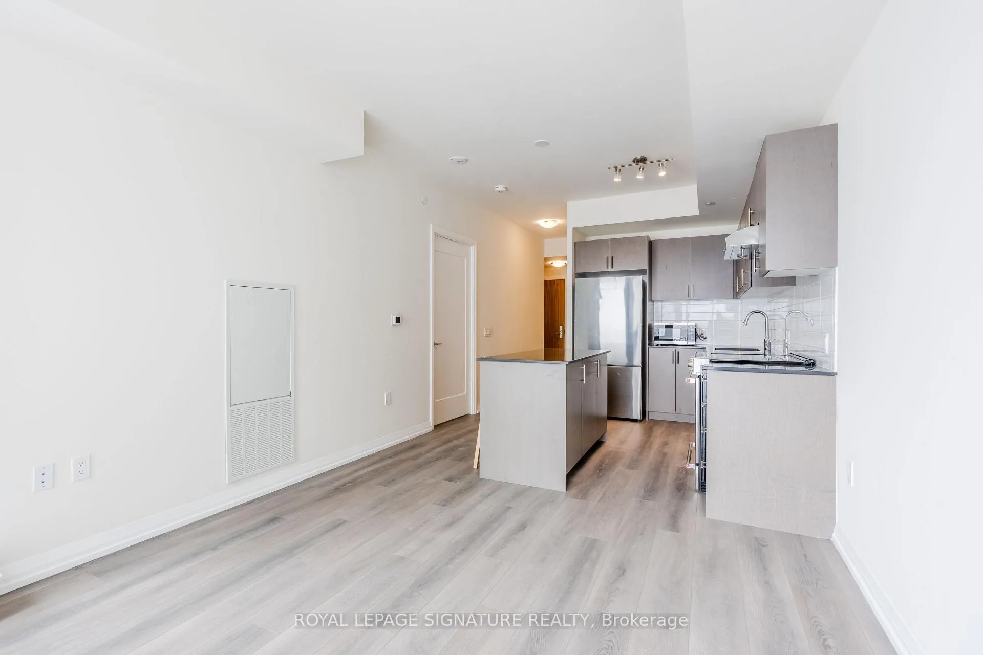 Photo 18 of Unit 207, 27 Korda Gate, Vaughan, Vellore Village — HOMEH