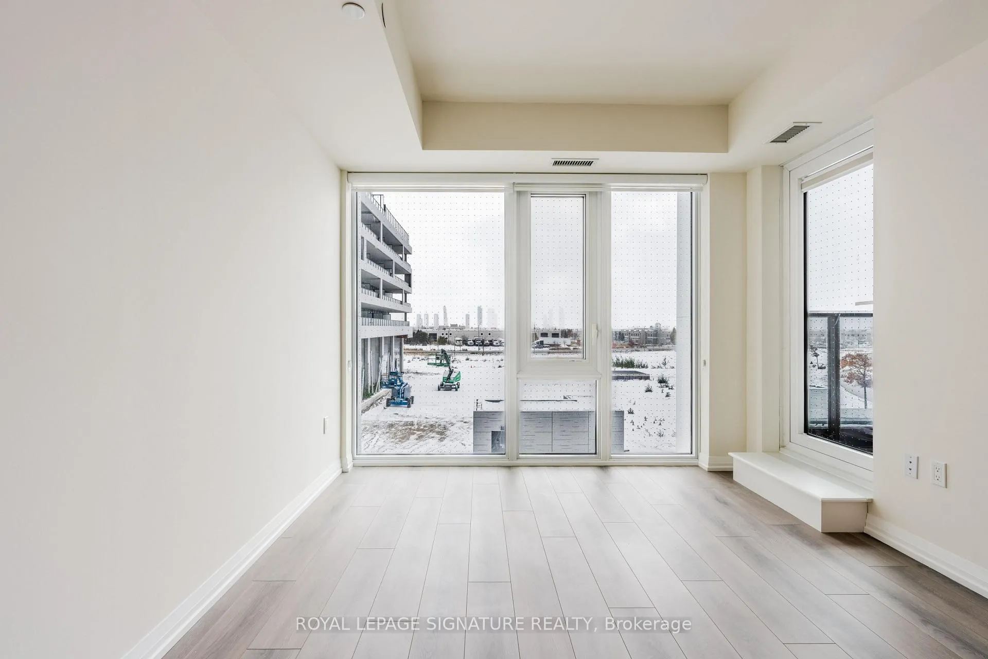 Photo 19 of Unit 207, 27 Korda Gate, Vaughan, Vellore Village — HOMEH