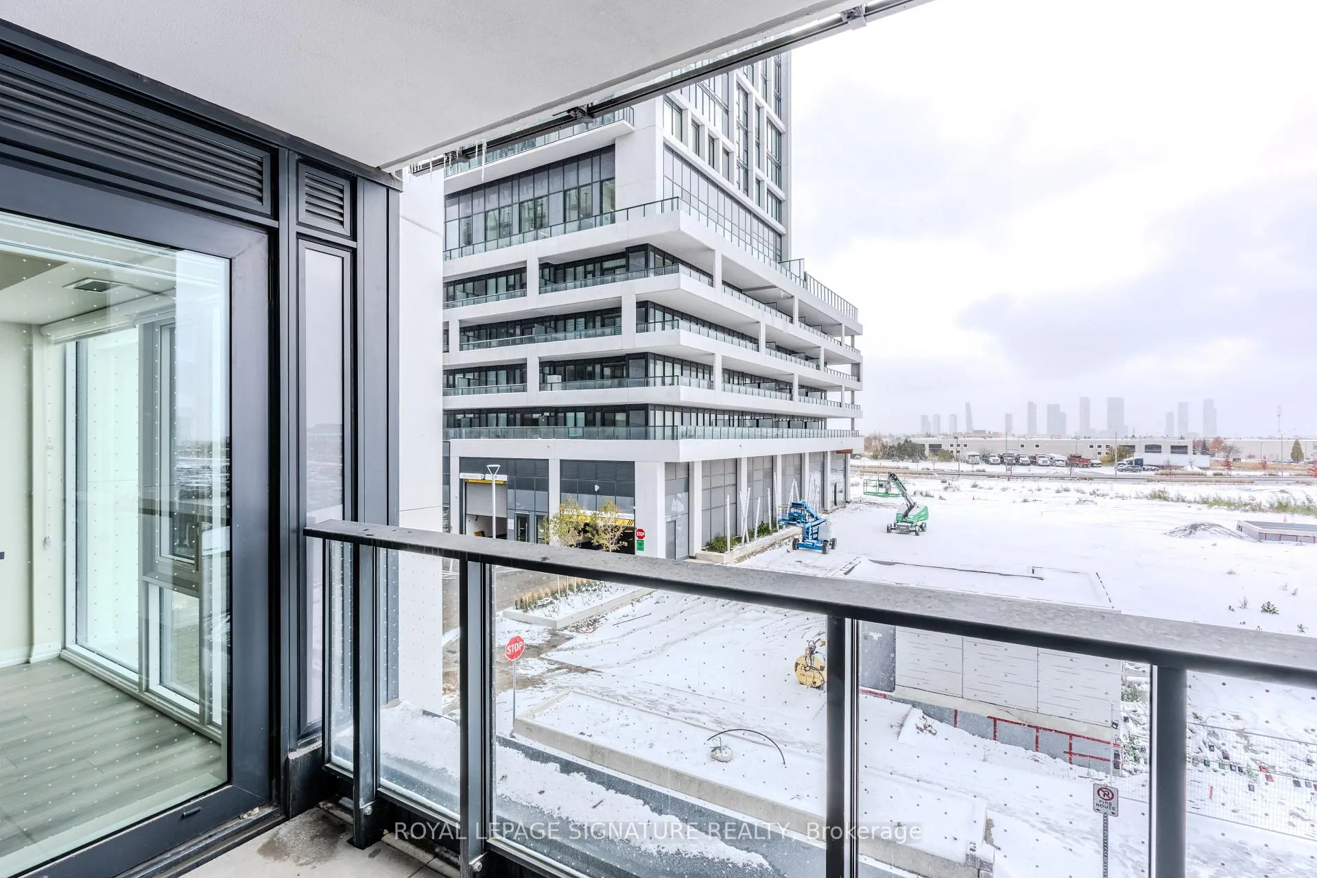 Photo 20 of Unit 207, 27 Korda Gate, Vaughan, Vellore Village — HOMEH