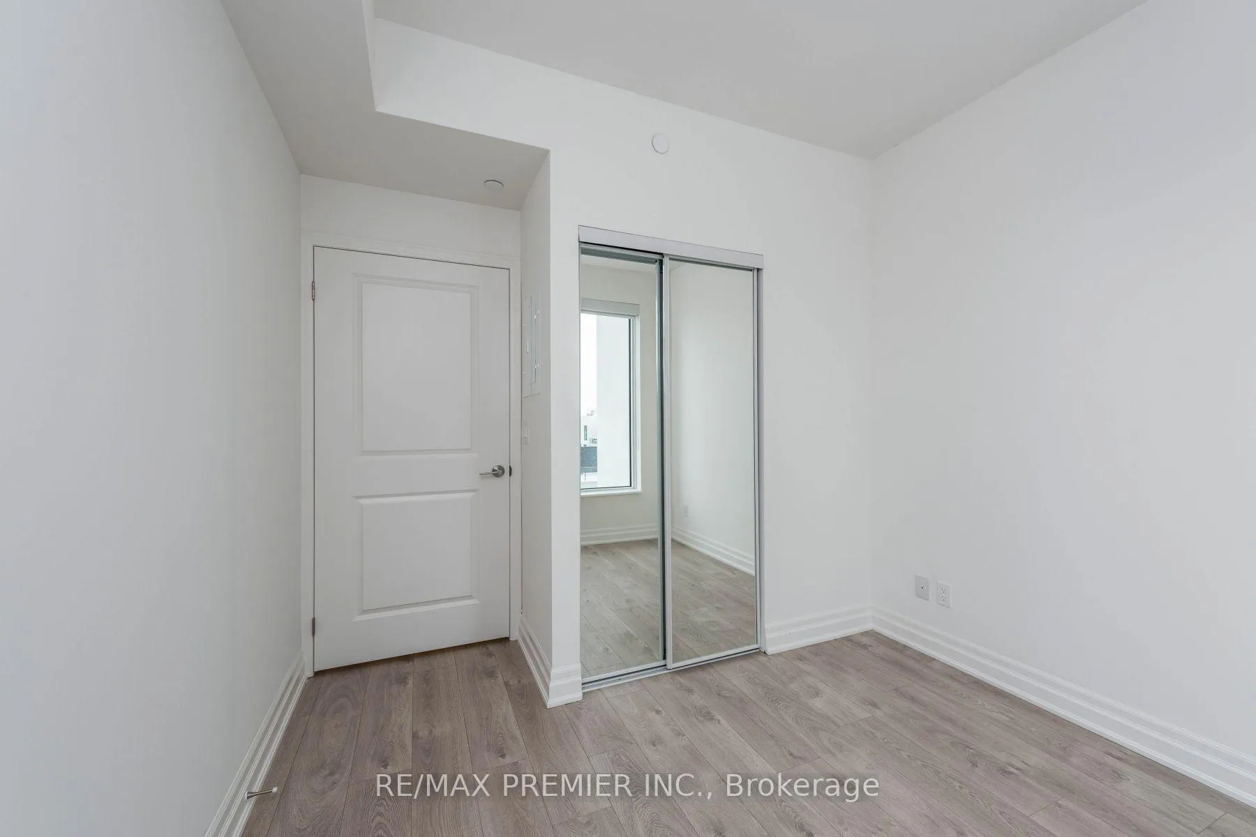 Photo 11 of Unit 808, 10 Rouge Valley Drive W, Markham, Unionville — HOMEH