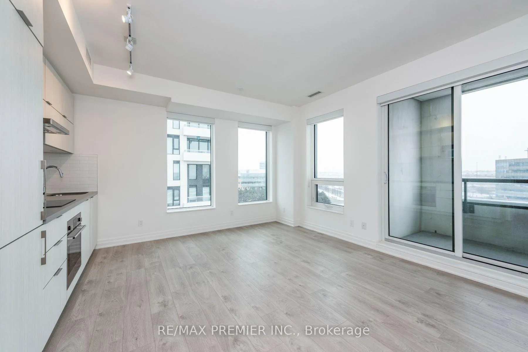 Photo 13 of Unit 808, 10 Rouge Valley Drive W, Markham, Unionville — HOMEH