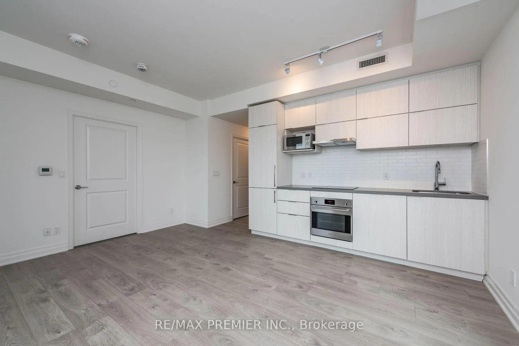 Photo 17 of Unit 808, 10 Rouge Valley Drive W, Markham, Unionville — HOMEH