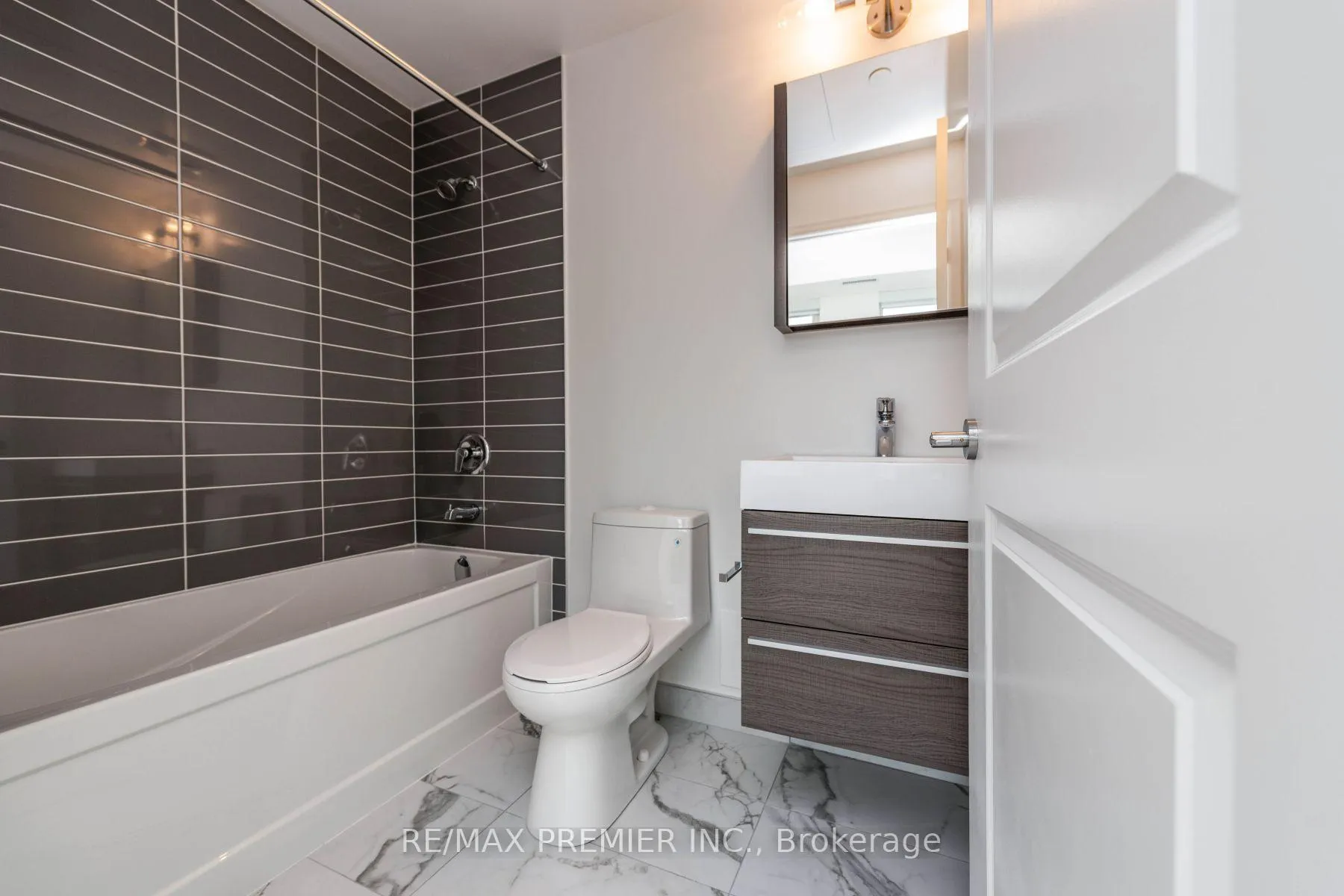 Photo 23 of Unit 808, 10 Rouge Valley Drive W, Markham, Unionville — HOMEH