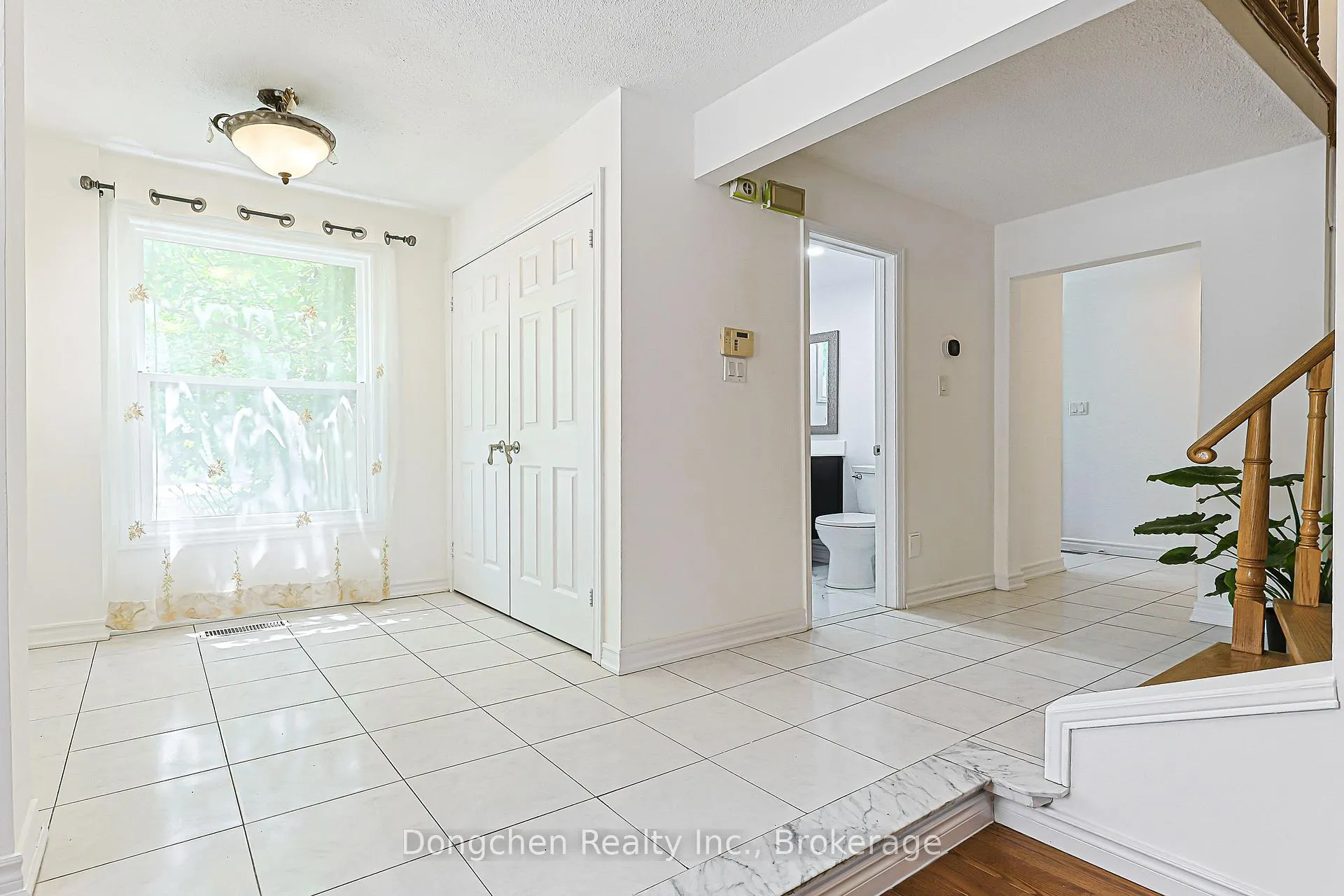 Photo 5 of 210 Huntsmill Boulevard, Scarborough, Steeles — HOMEH