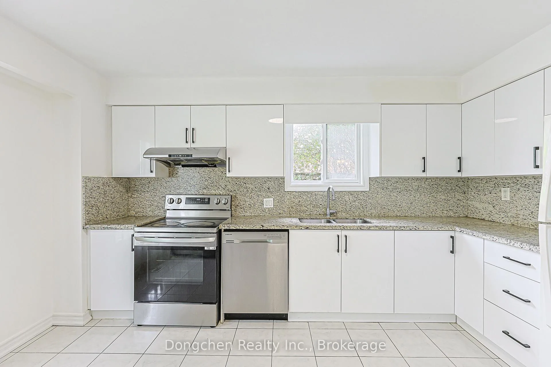 Photo 17 of 210 Huntsmill Boulevard, Scarborough, Steeles — HOMEH