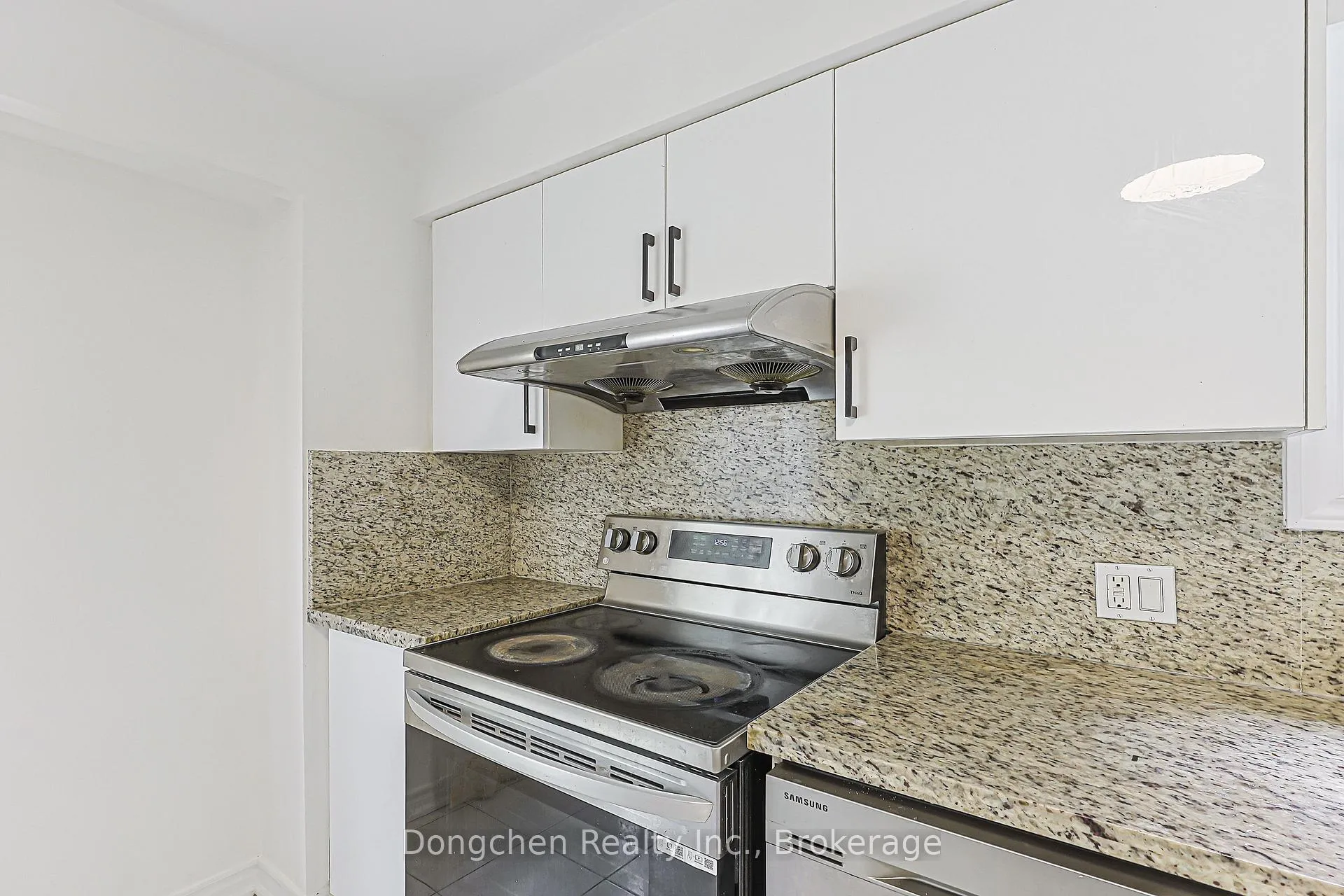 Photo 19 of 210 Huntsmill Boulevard, Scarborough, Steeles — HOMEH
