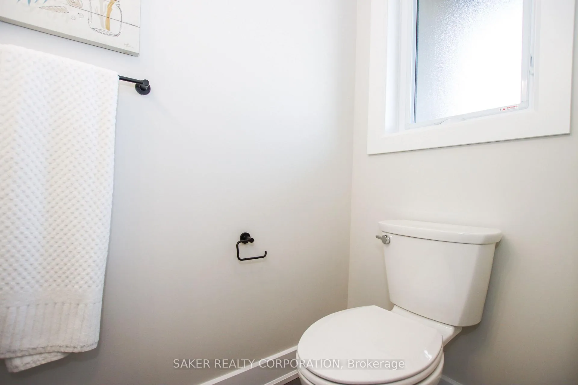 Photo 4 of 577 Regent Street, Strathroy-Caradoc, Mount Brydges — HOMEH