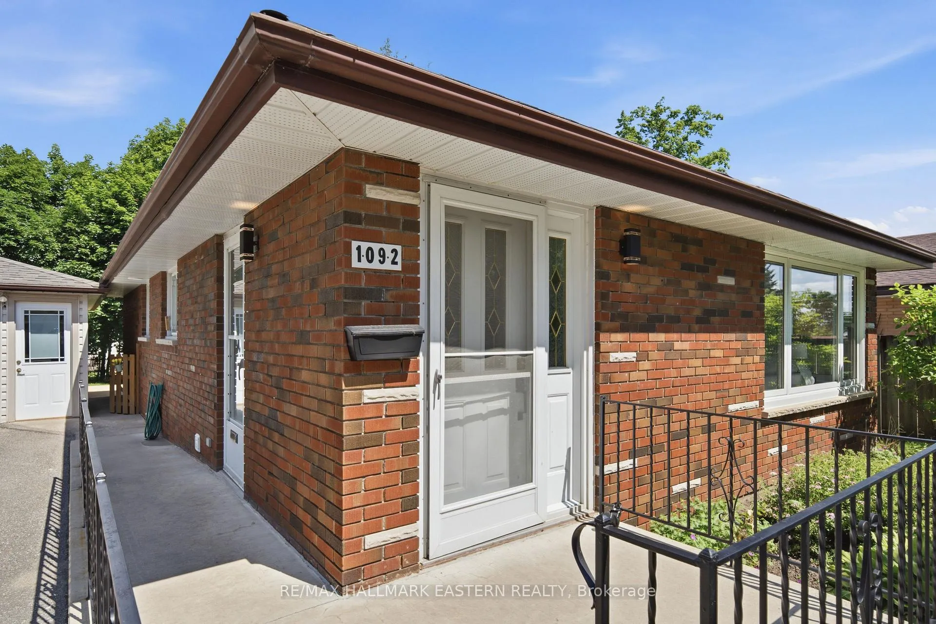 Photo 7 of 1092 Glendale Drive, Peterborough, Northcrest Ward 5 — HOMEH