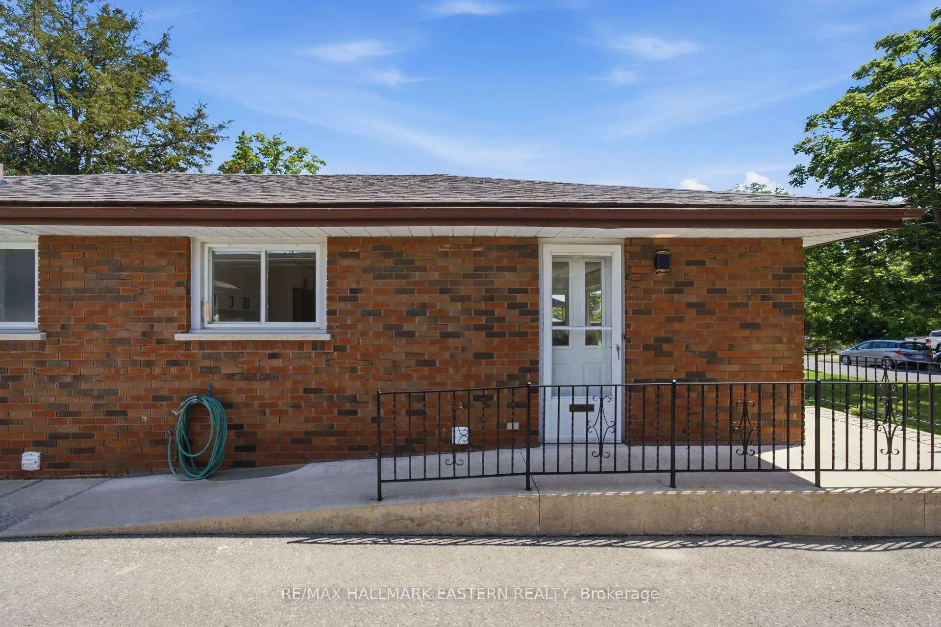 Photo 8 of 1092 Glendale Drive, Peterborough, Northcrest Ward 5 — HOMEH