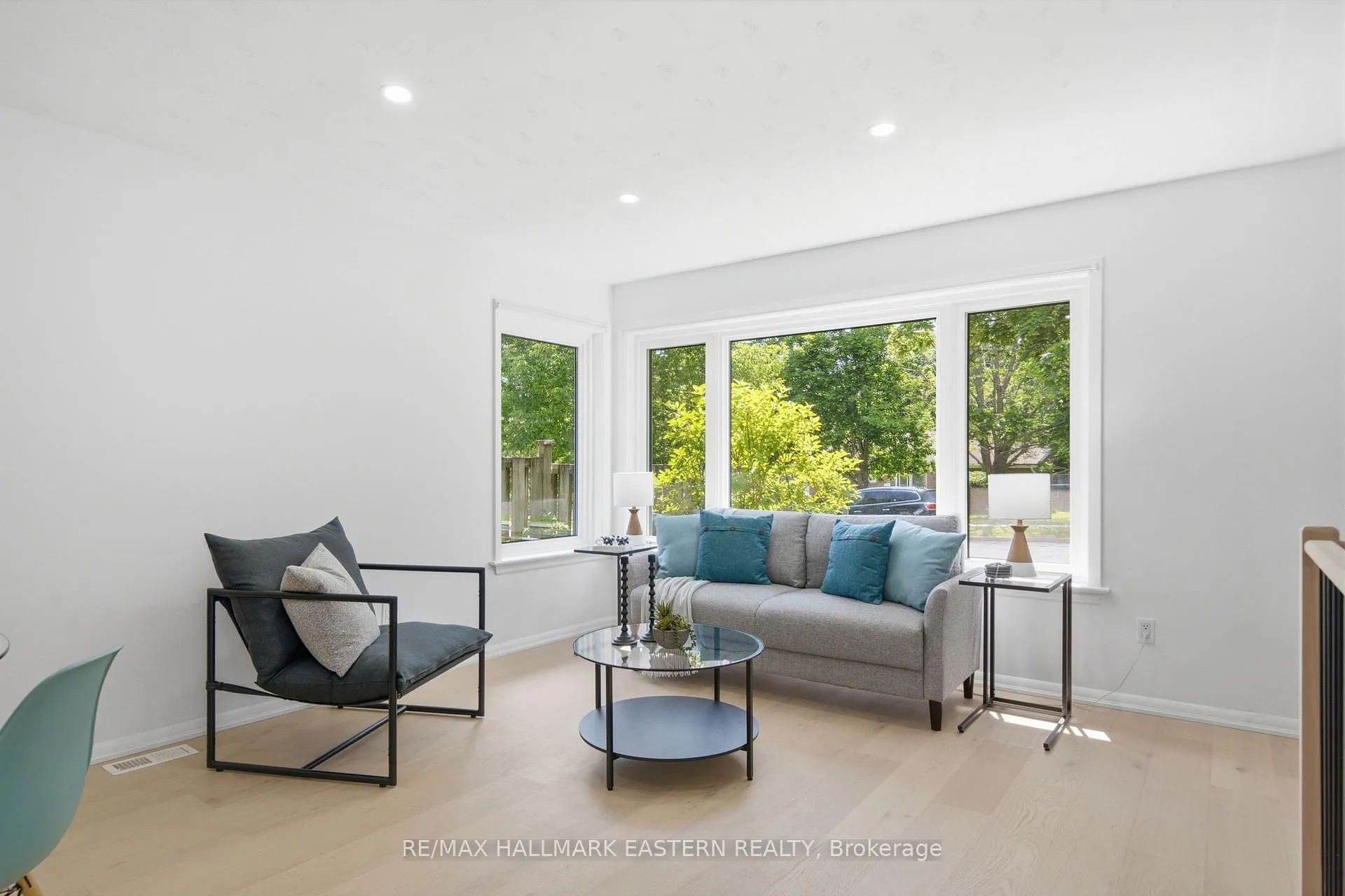 Photo 13 of 1092 Glendale Drive, Peterborough, Northcrest Ward 5 — HOMEH