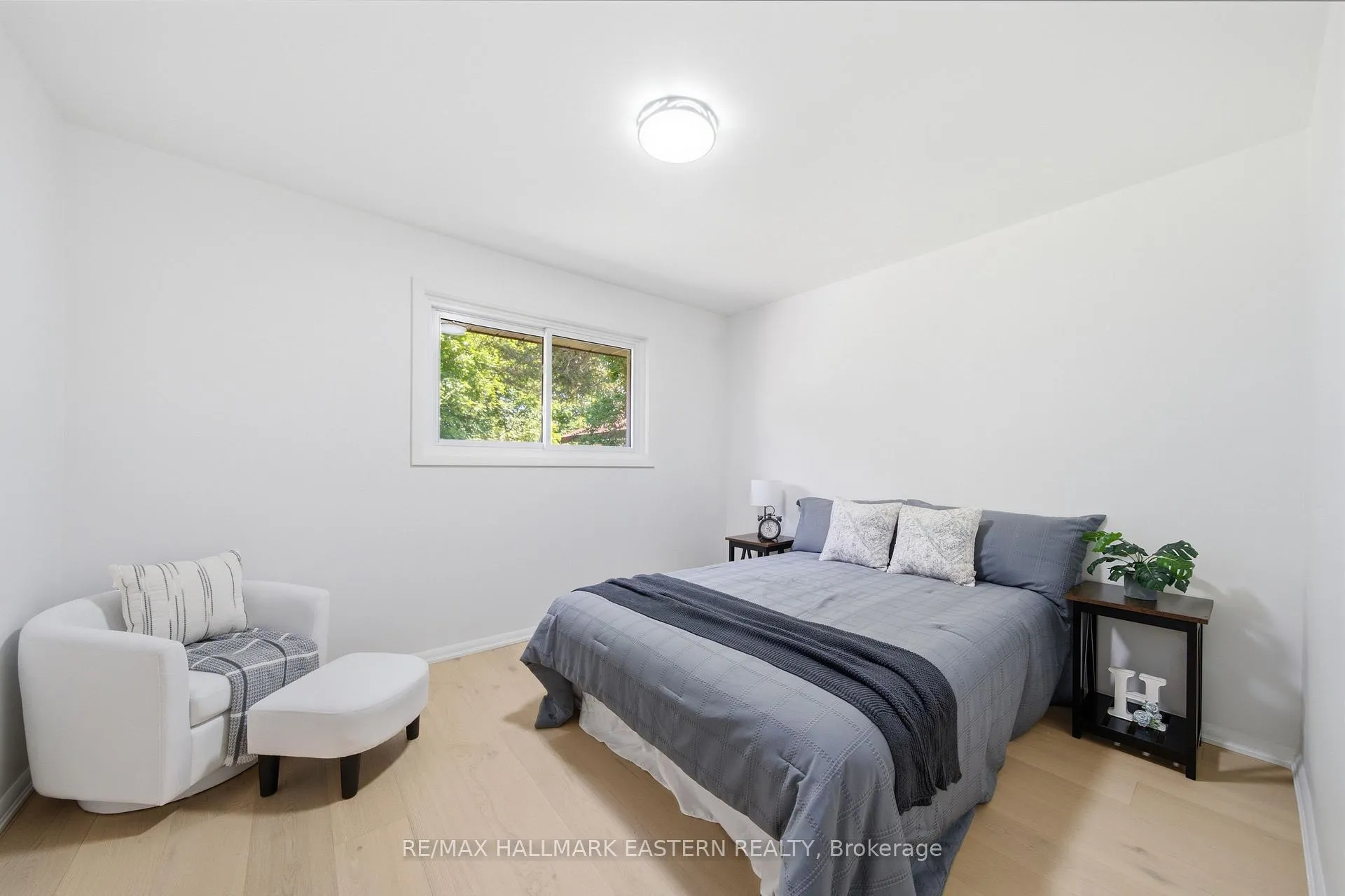 Photo 17 of 1092 Glendale Drive, Peterborough, Northcrest Ward 5 — HOMEH