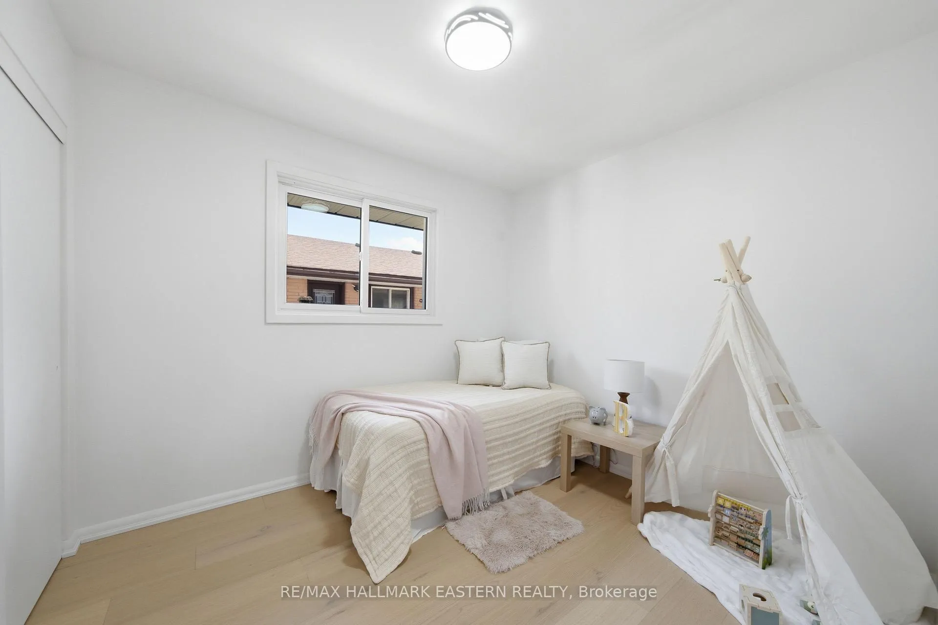 Photo 21 of 1092 Glendale Drive, Peterborough, Northcrest Ward 5 — HOMEH