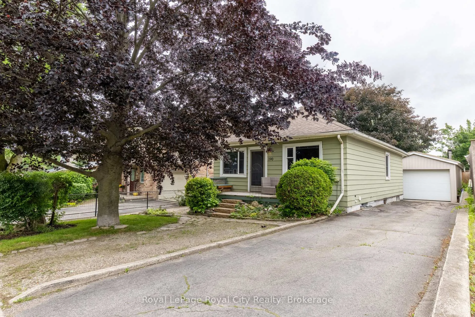 Photo 2 of 190 Grange Street, Guelph, St. George's — HOMEH