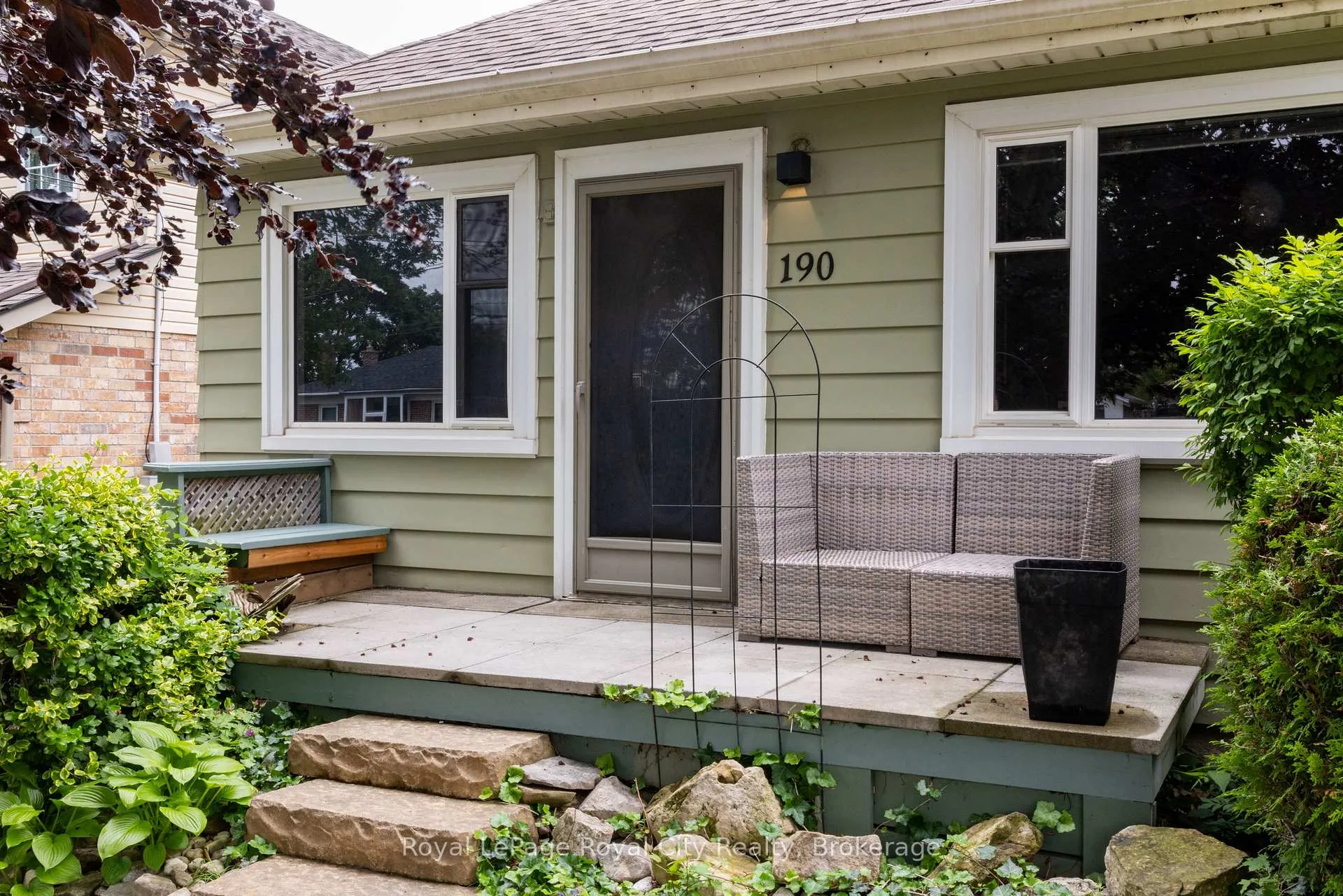 Photo 3 of 190 Grange Street, Guelph, St. George's — HOMEH