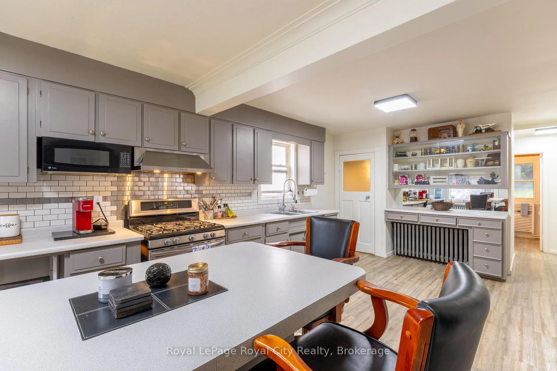 Photo 11 of 190 Grange Street, Guelph, St. George's — HOMEH