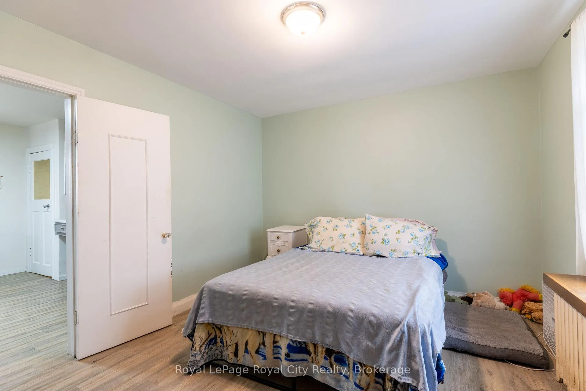 Photo 19 of 190 Grange Street, Guelph, St. George's — HOMEH