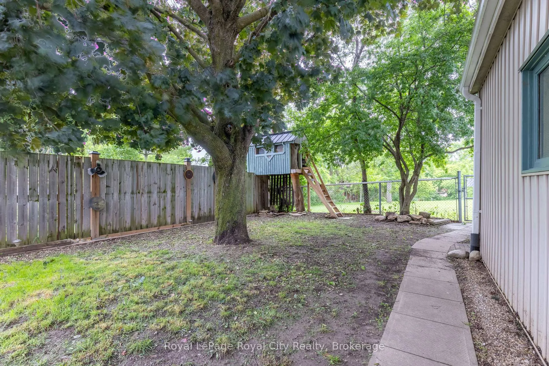 Photo 30 of 190 Grange Street, Guelph, St. George's — HOMEH