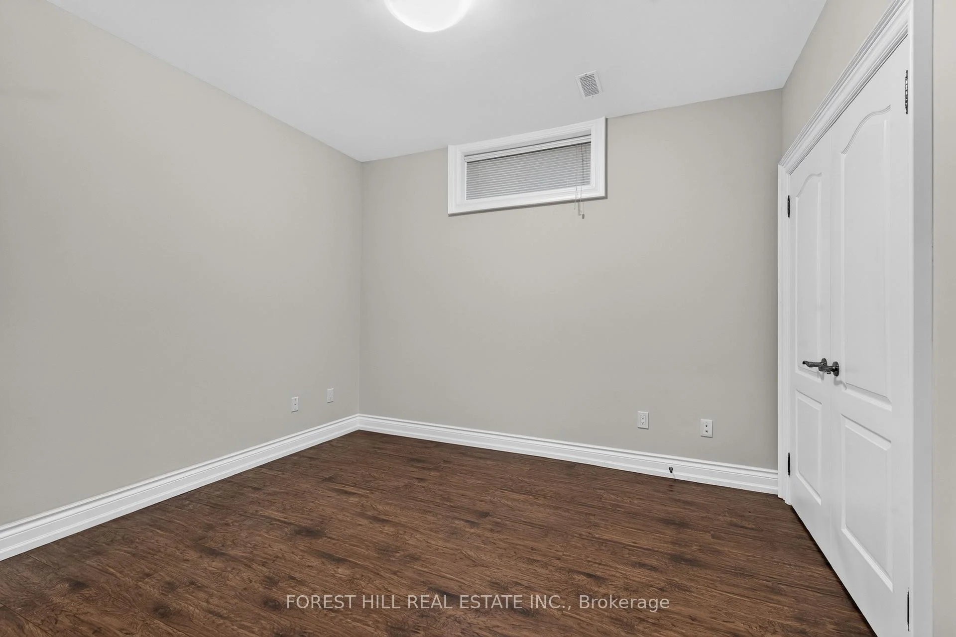 Photo 3 of 59 Munro Boulevard, North York, St. Andrew-Windfields — HOMEH