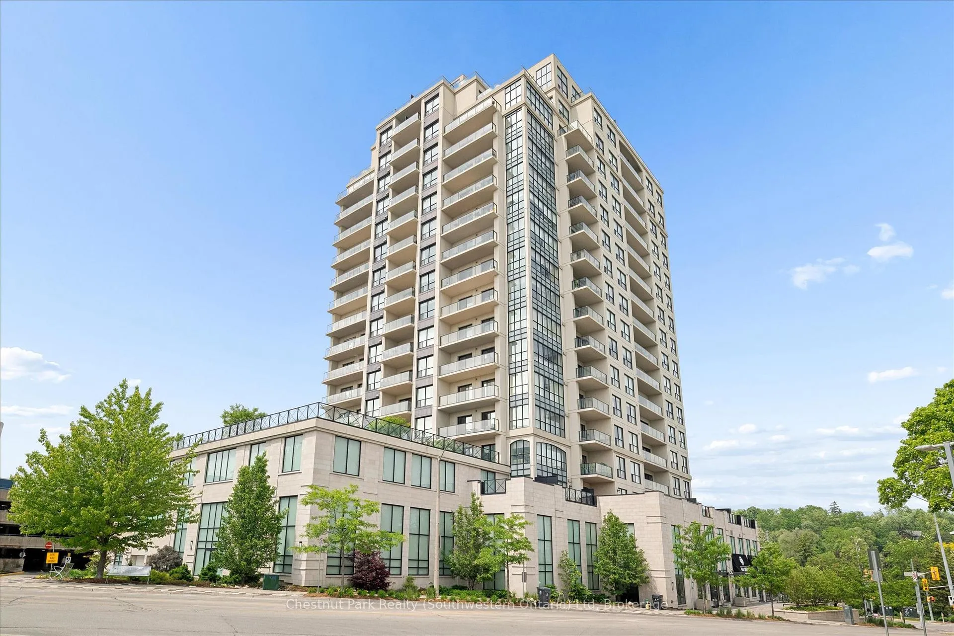 Photo of Unit 405, 160 Macdonell Street