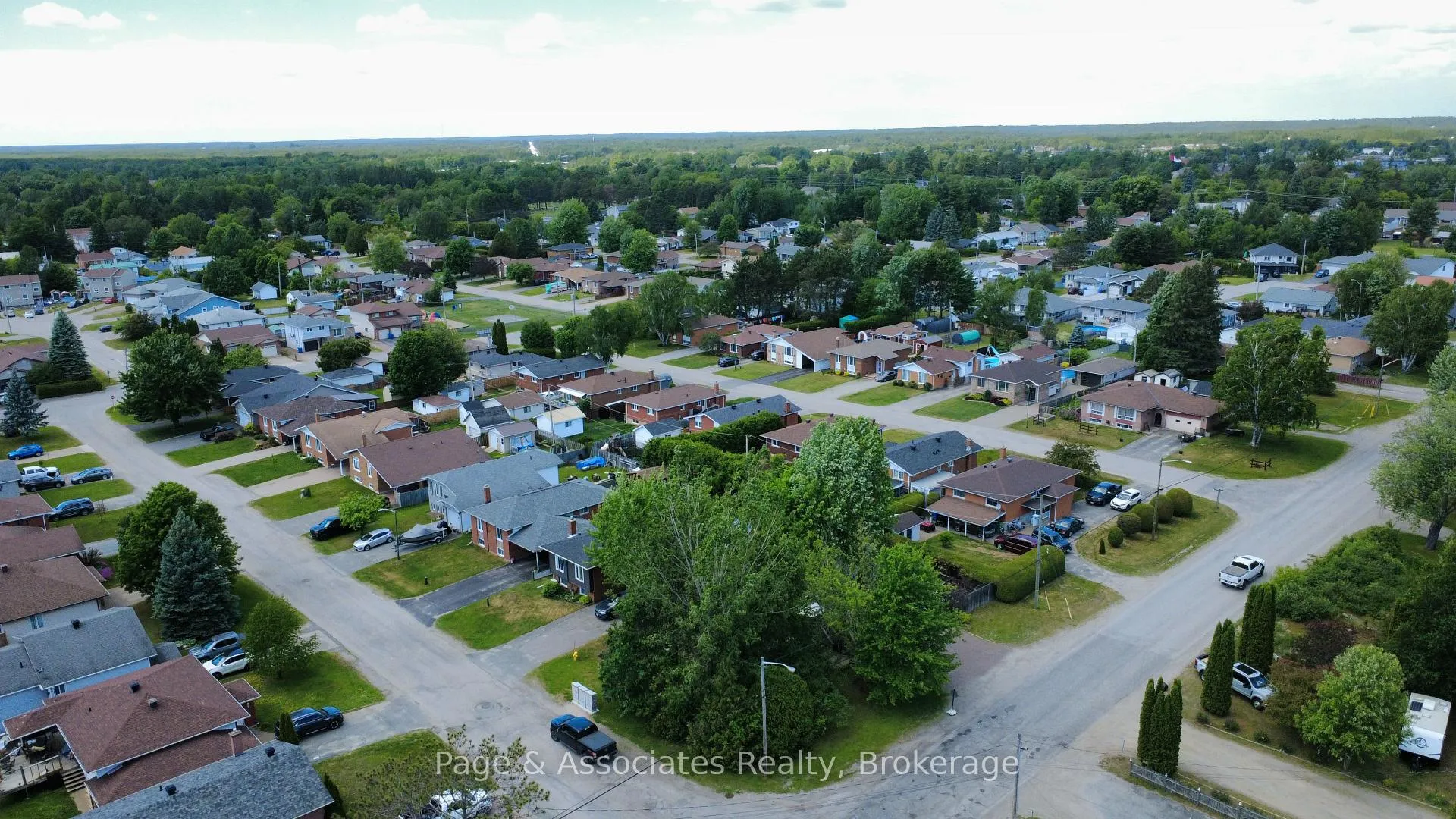 Photo 3 of 415 Nipissing Street, West Nipissing, Sturgeon Falls — HOMEH