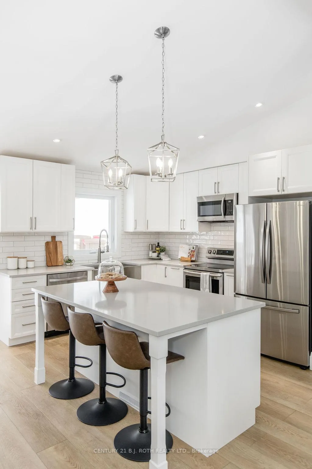Photo 8 of 15 Sugarbush Road, Oro-Medonte, Sugarbush — HOMEH