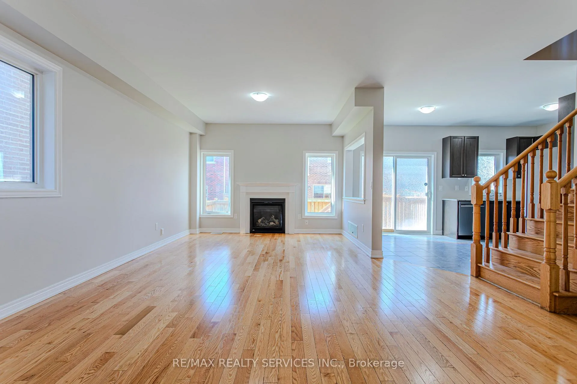 Photo 5 of 3896 Tufgar Crescent, Burlington, Alton — HOMEH