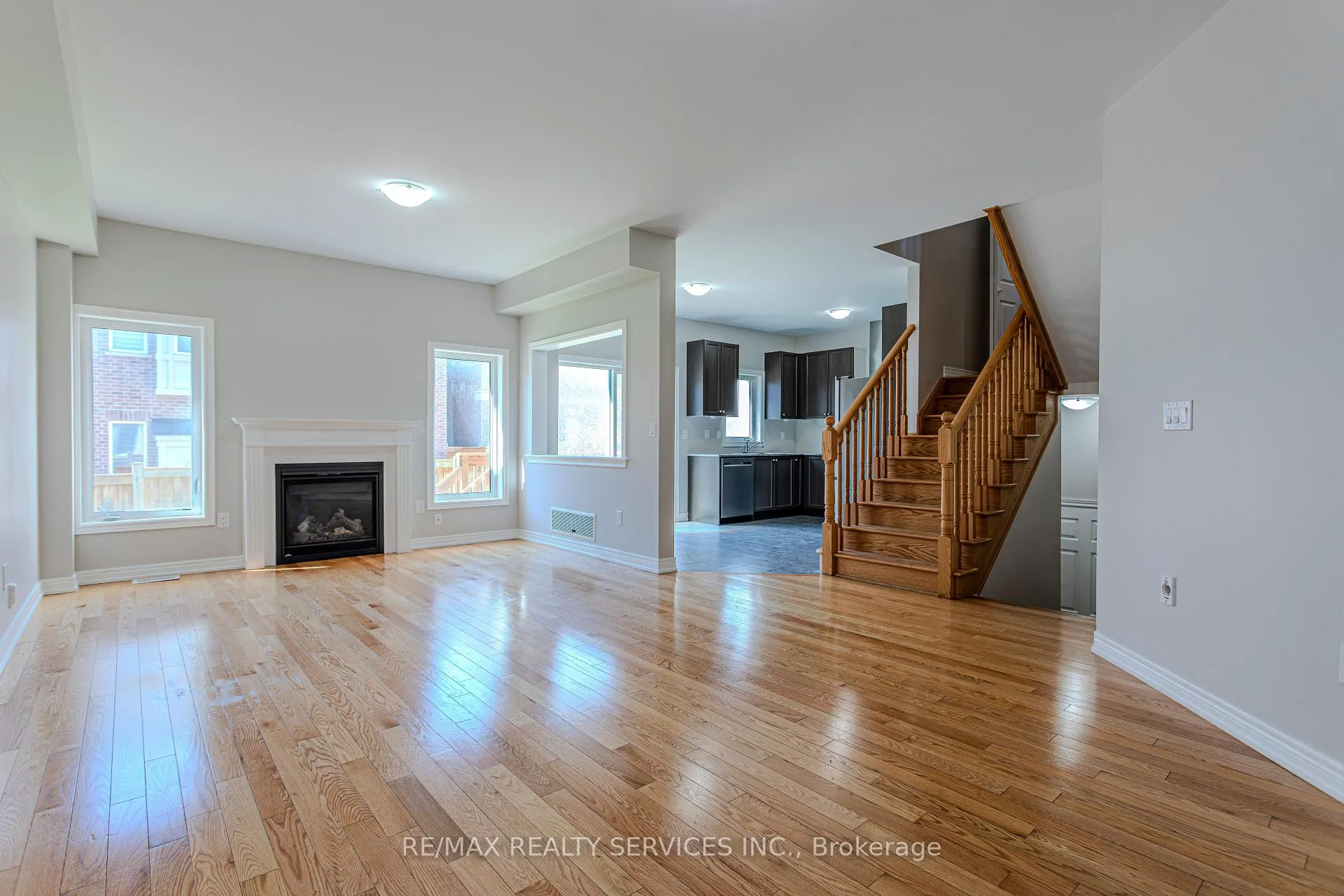 Photo 6 of 3896 Tufgar Crescent, Burlington, Alton — HOMEH