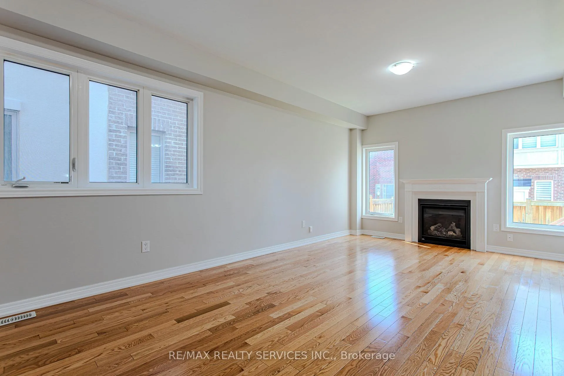 Photo 7 of 3896 Tufgar Crescent, Burlington, Alton — HOMEH